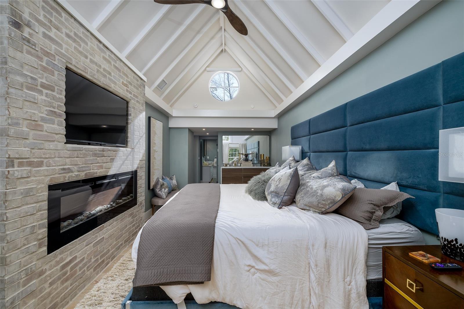 2521 DRIFTWOOD RD SE, ST PETERSBURG, FL, 33705