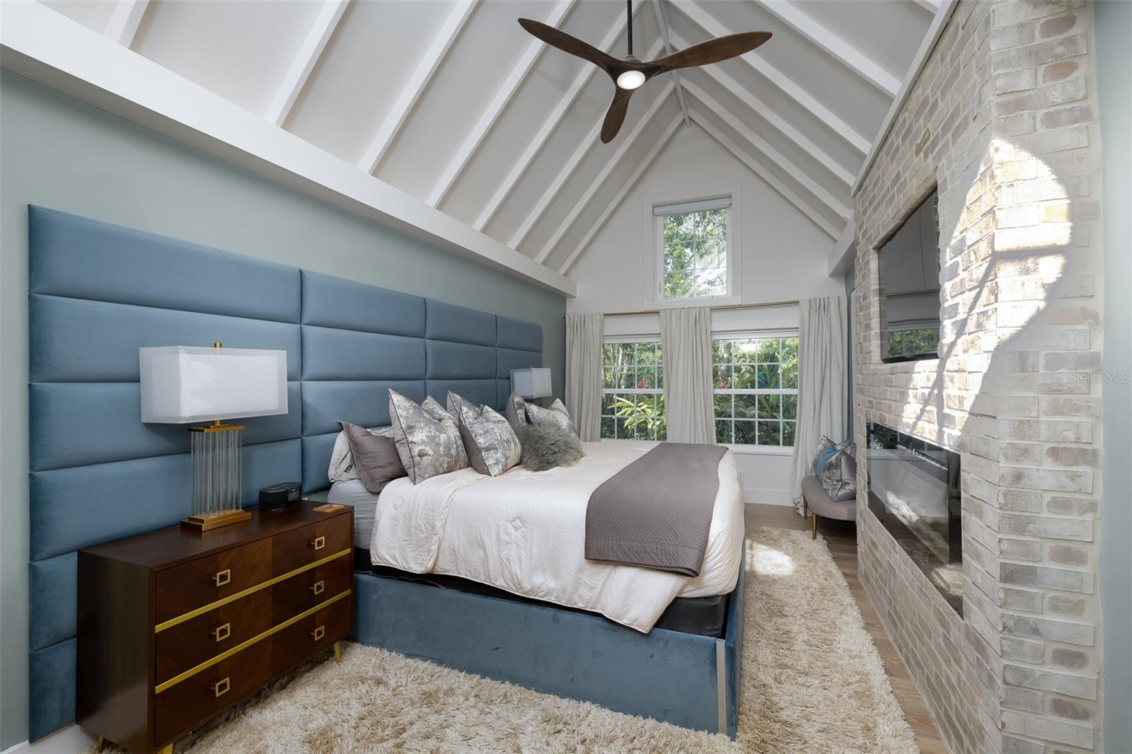 2521 DRIFTWOOD RD SE, ST PETERSBURG, FL, 33705