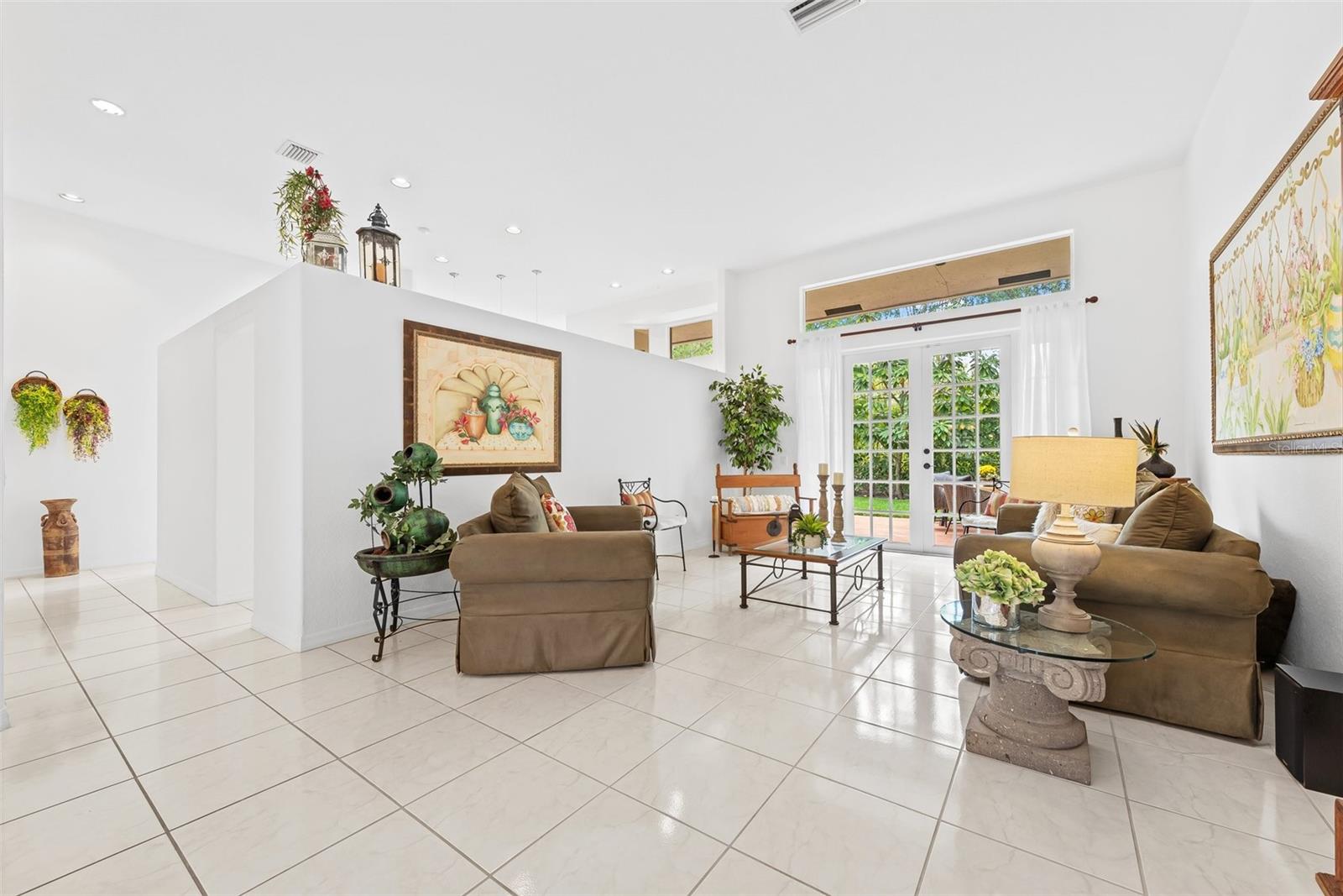 821 CRESTVIEW CIR, WESTON, FL, 33327