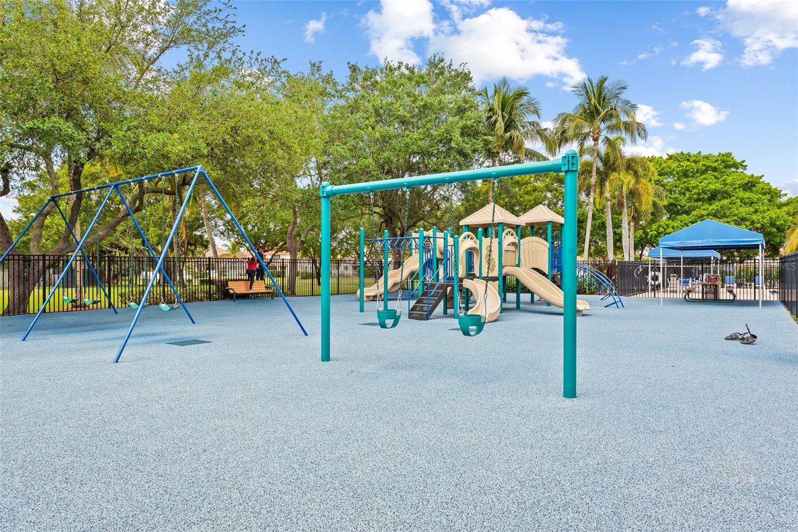 821 CRESTVIEW CIR, WESTON, FL, 33327