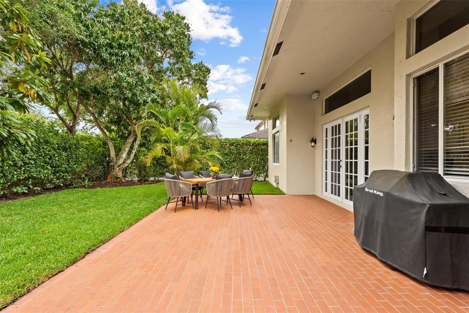 821 CRESTVIEW CIR, WESTON, FL, 33327