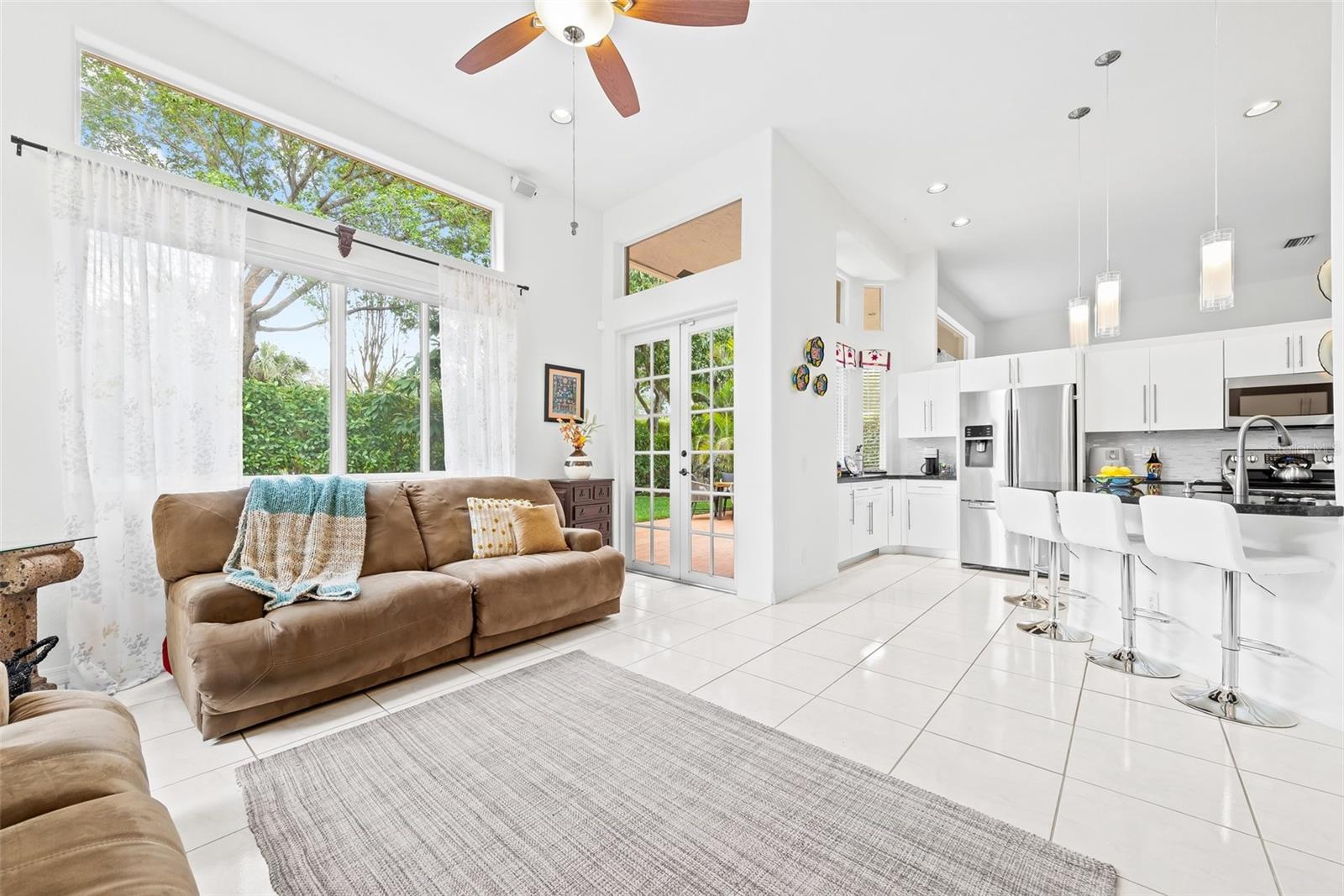 821 CRESTVIEW CIR, WESTON, FL, 33327