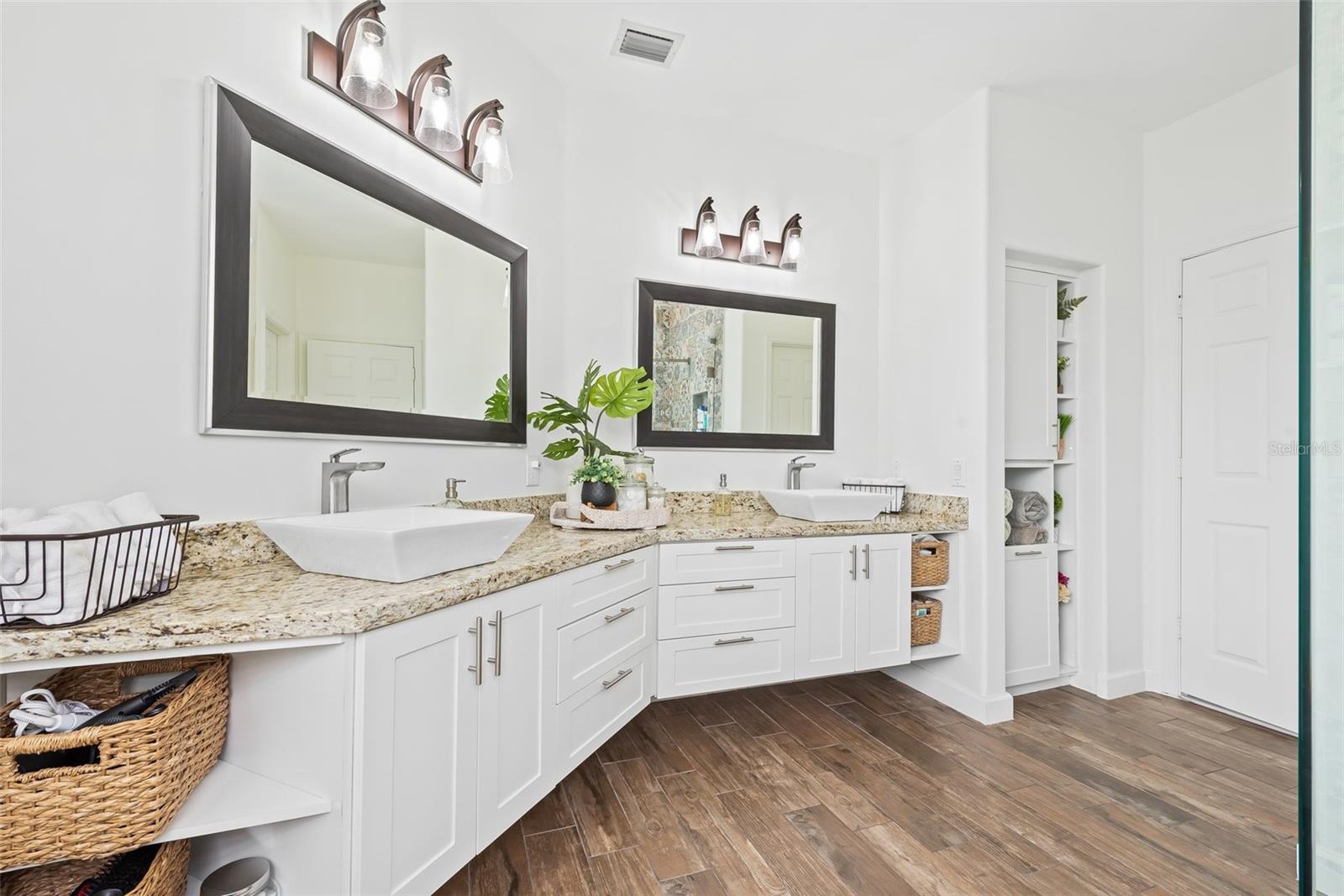 821 CRESTVIEW CIR, WESTON, FL, 33327