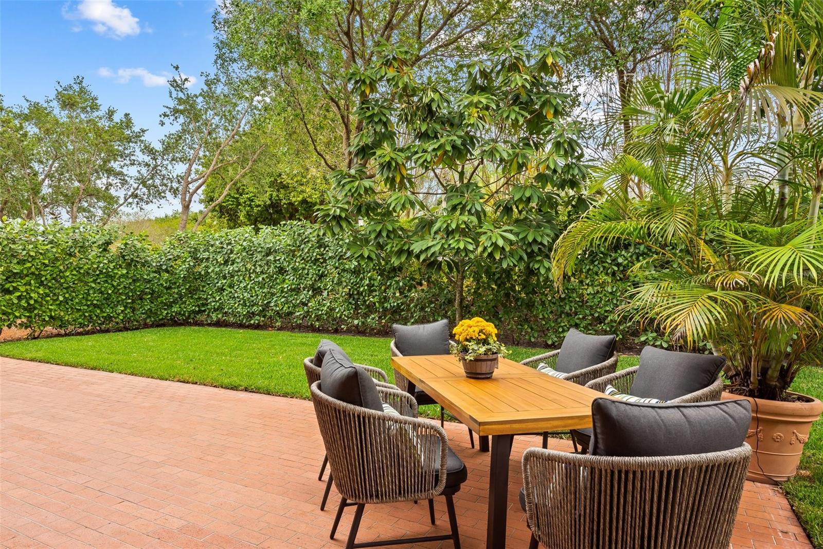 821 CRESTVIEW CIR, WESTON, FL, 33327