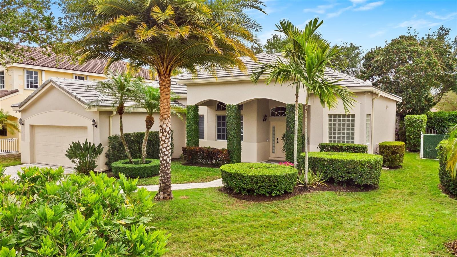 821 CRESTVIEW CIR, WESTON, FL, 33327