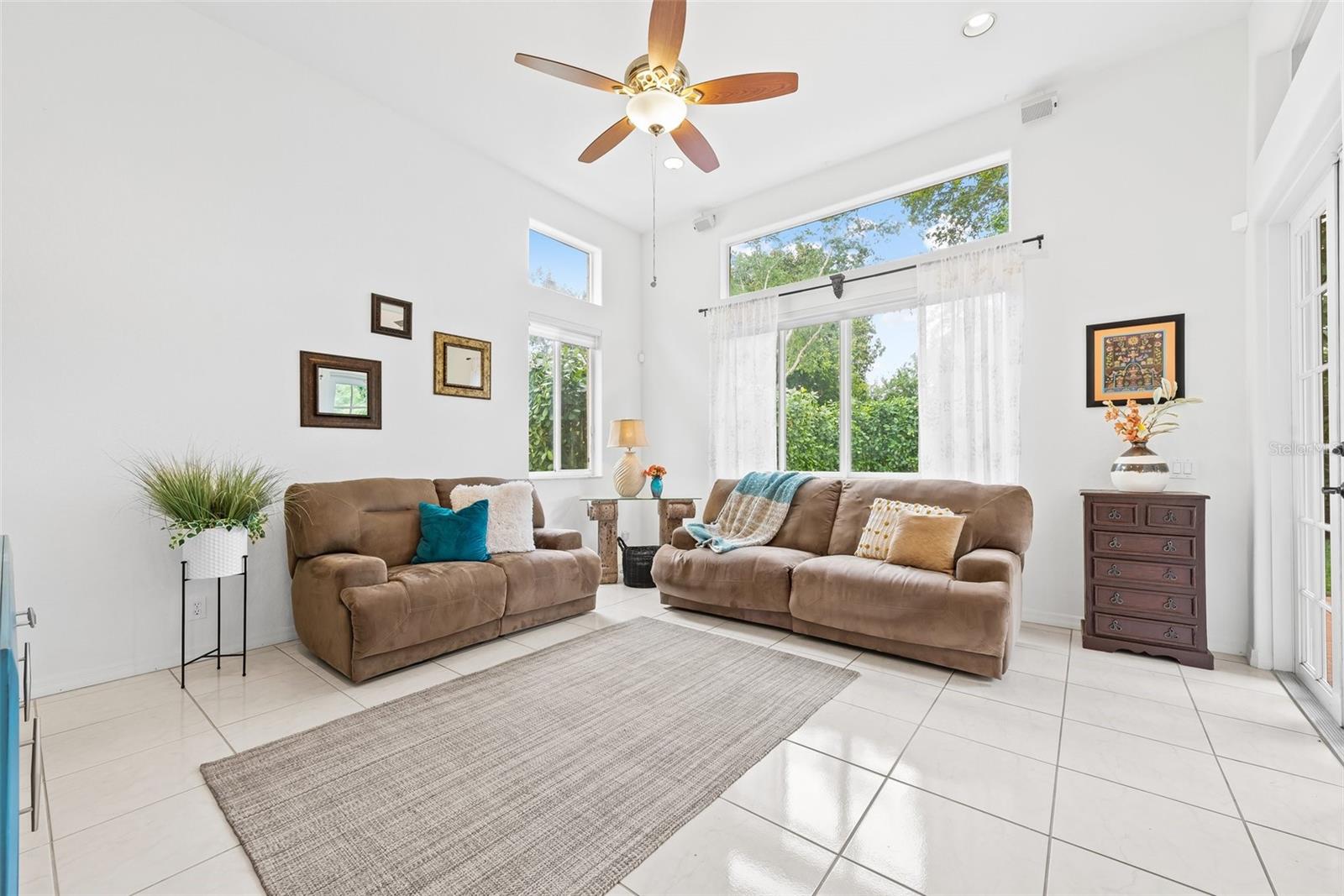 821 CRESTVIEW CIR, WESTON, FL, 33327