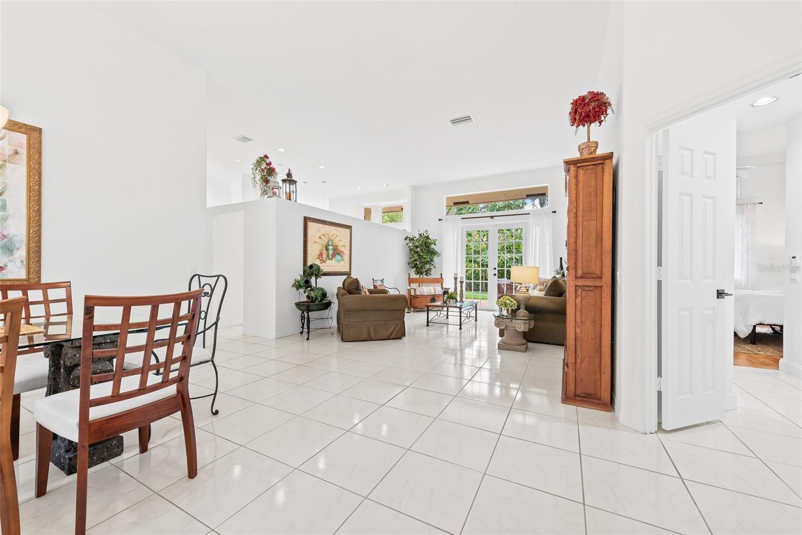 821 CRESTVIEW CIR, WESTON, FL, 33327