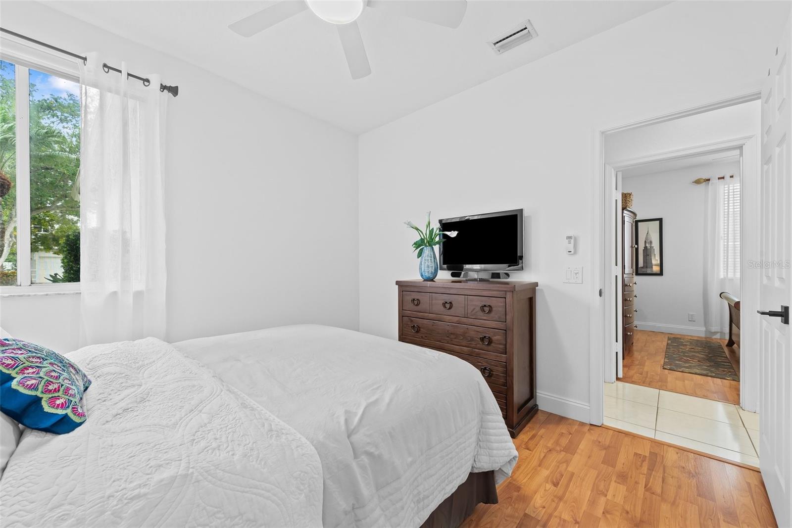 821 CRESTVIEW CIR, WESTON, FL, 33327