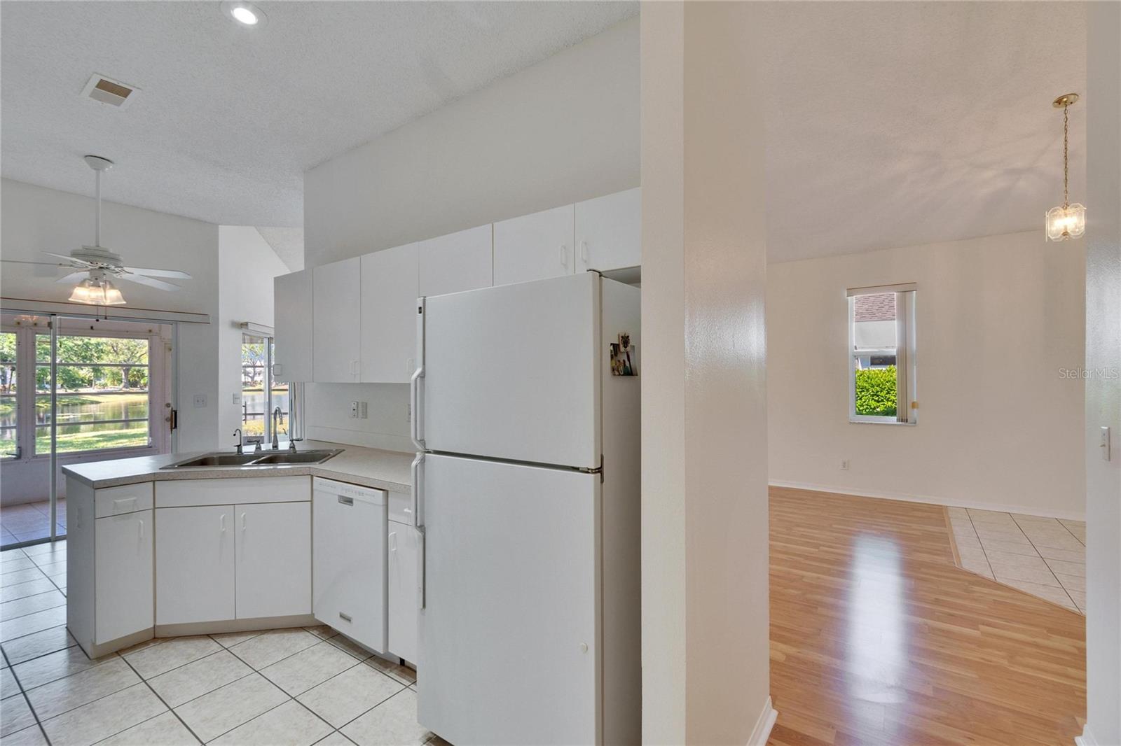 2310 MOONEY PL, SUN CITY CENTER, FL, 33573