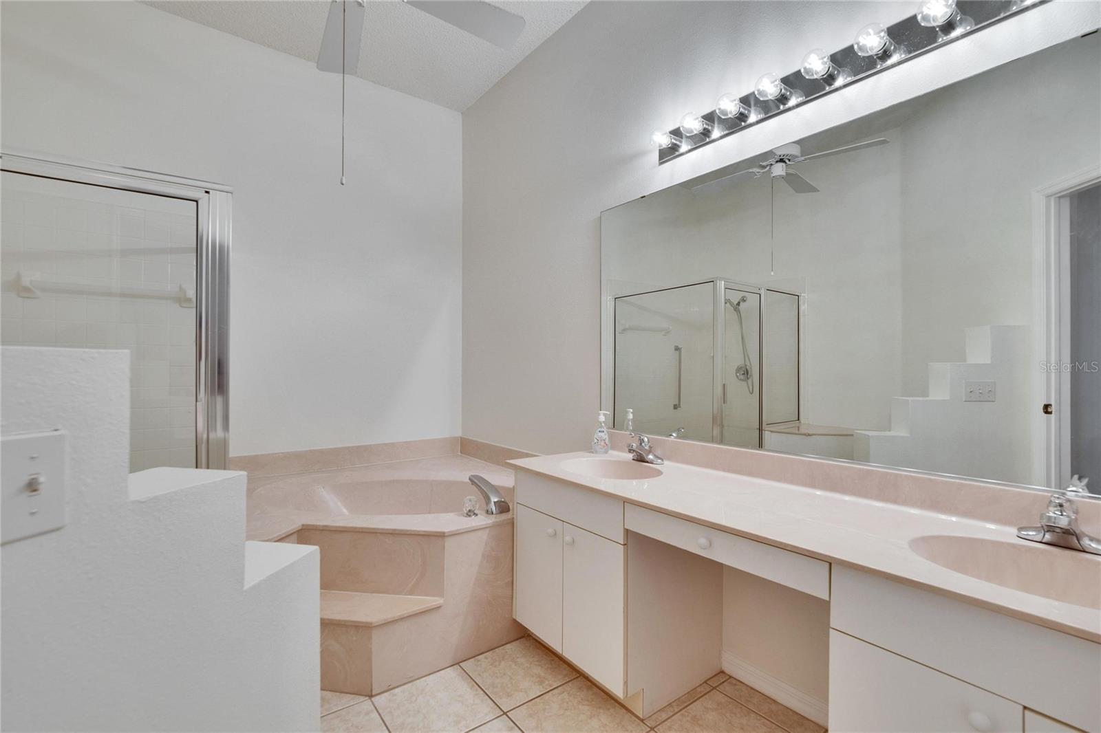 2310 MOONEY PL, SUN CITY CENTER, FL, 33573