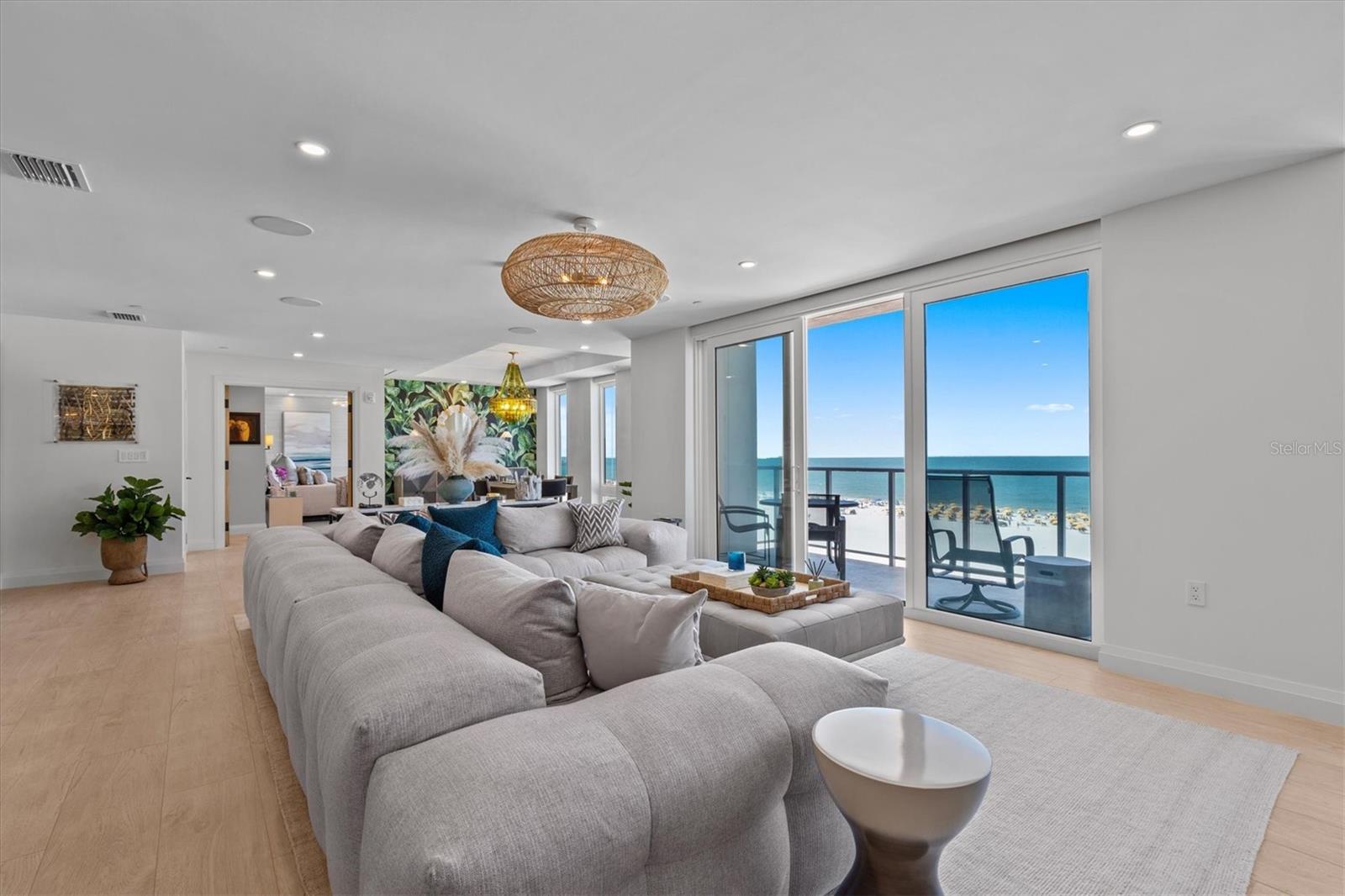 TB8361197 Property Photo