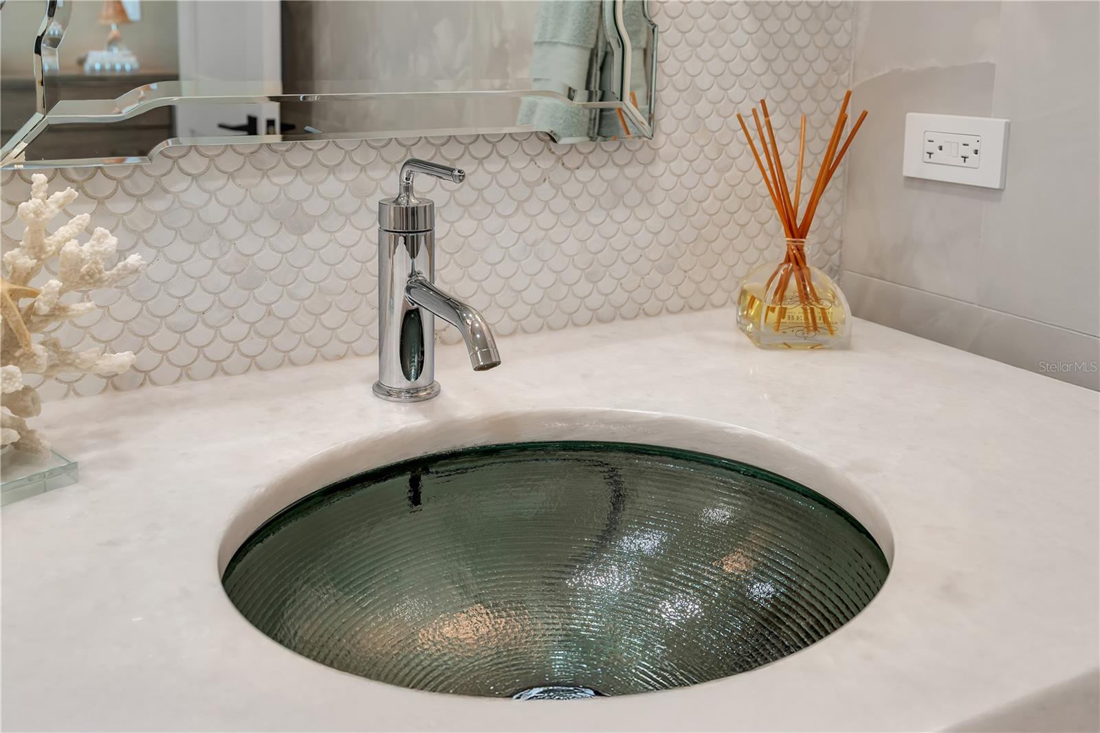 TB8361197 Property Photo