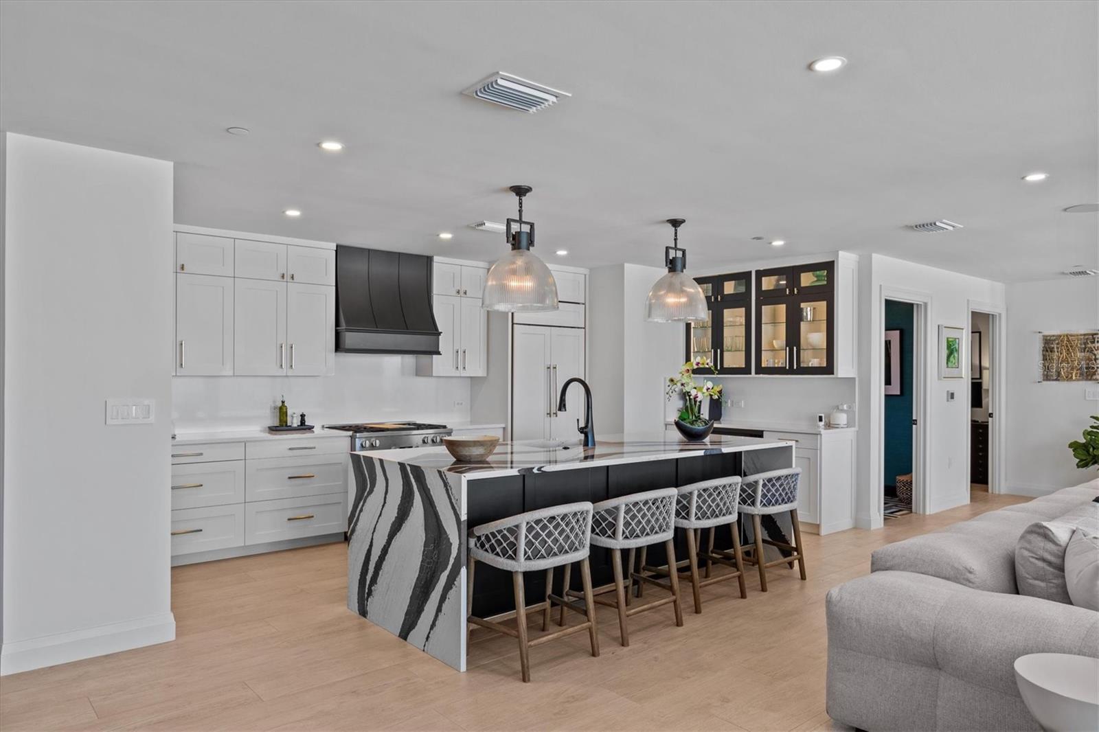 TB8361197 Property Photo