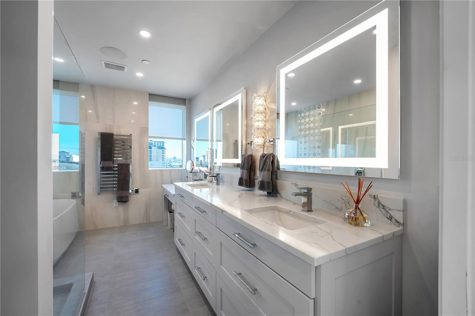 TB8361197 Property Photo