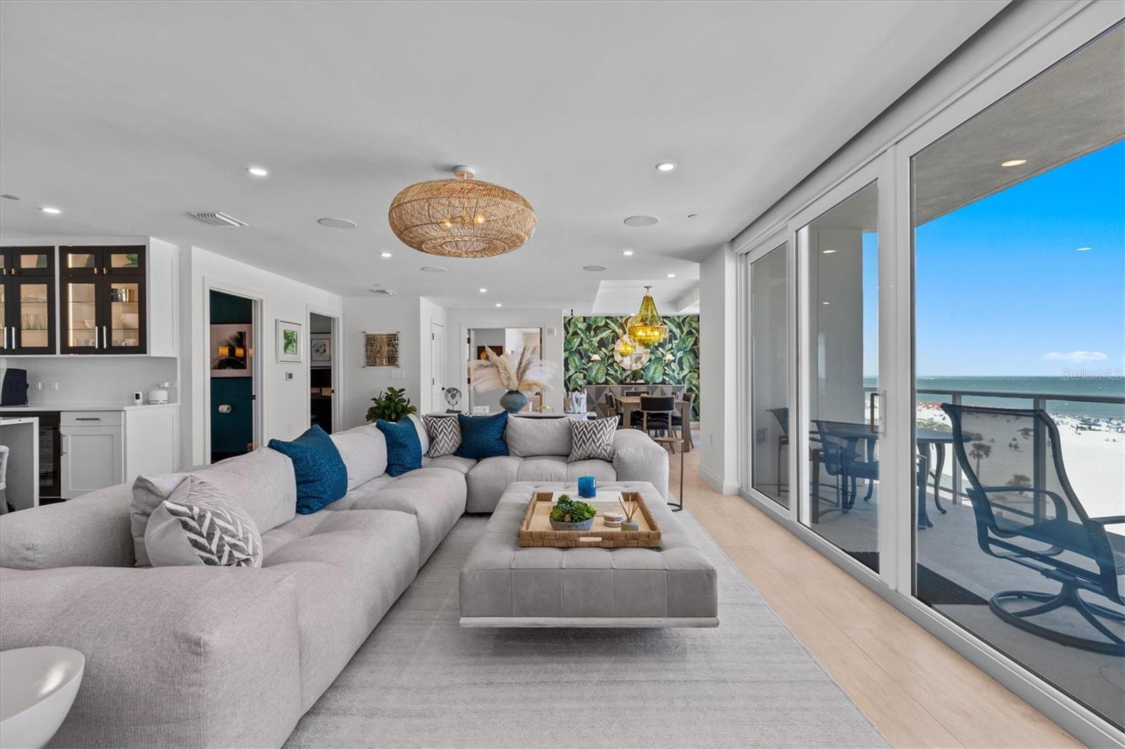 TB8361197 Property Photo