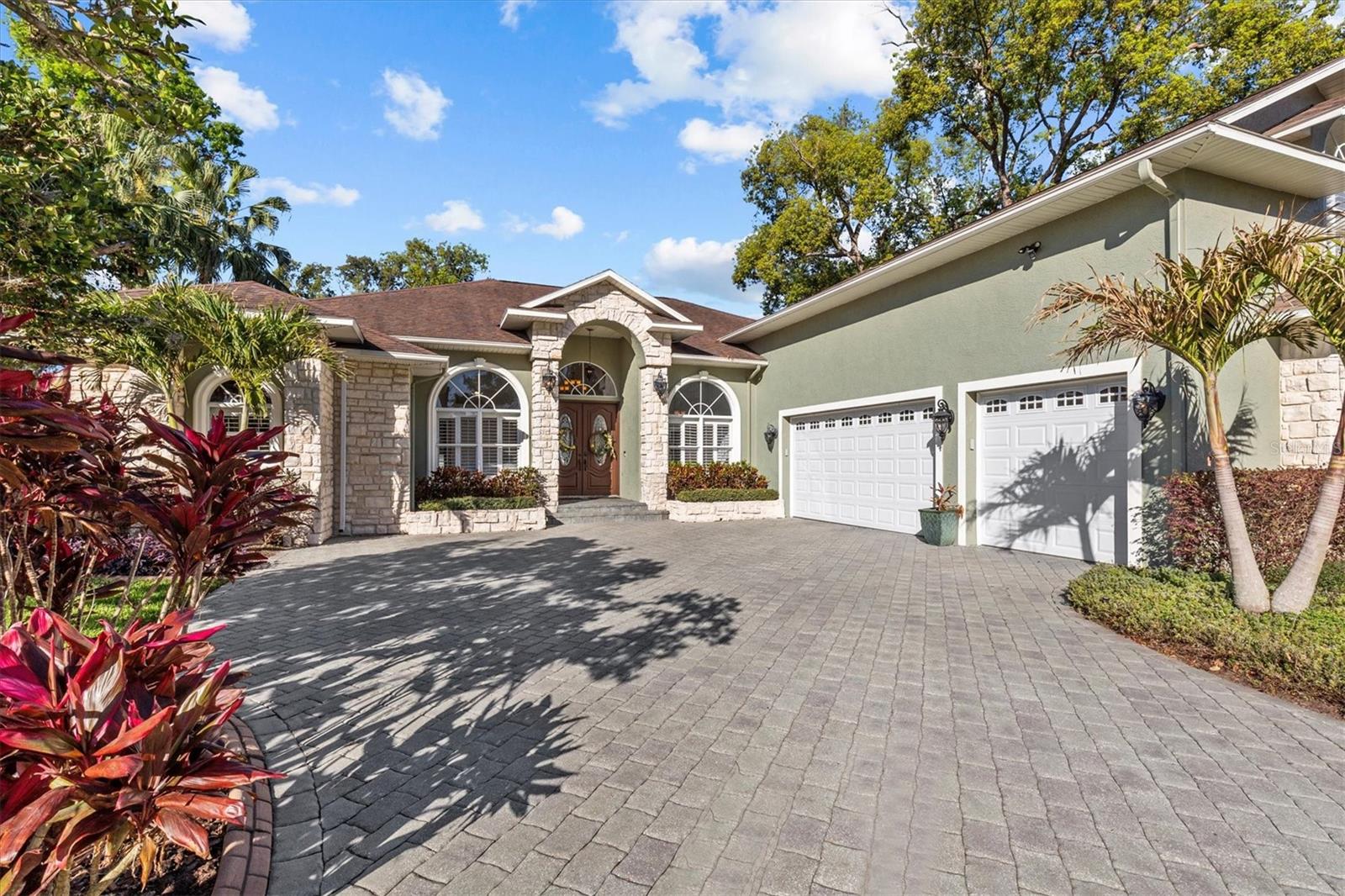 2309 VALRICO FOREST DR, VALRICO, FL, 33594
