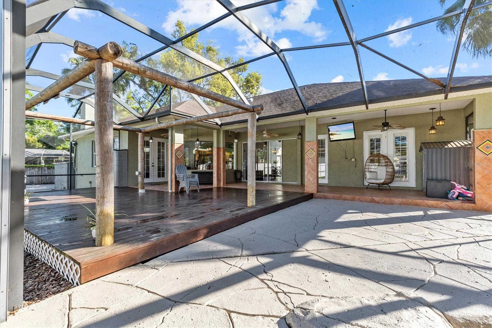 2309 VALRICO FOREST DR, VALRICO, FL, 33594