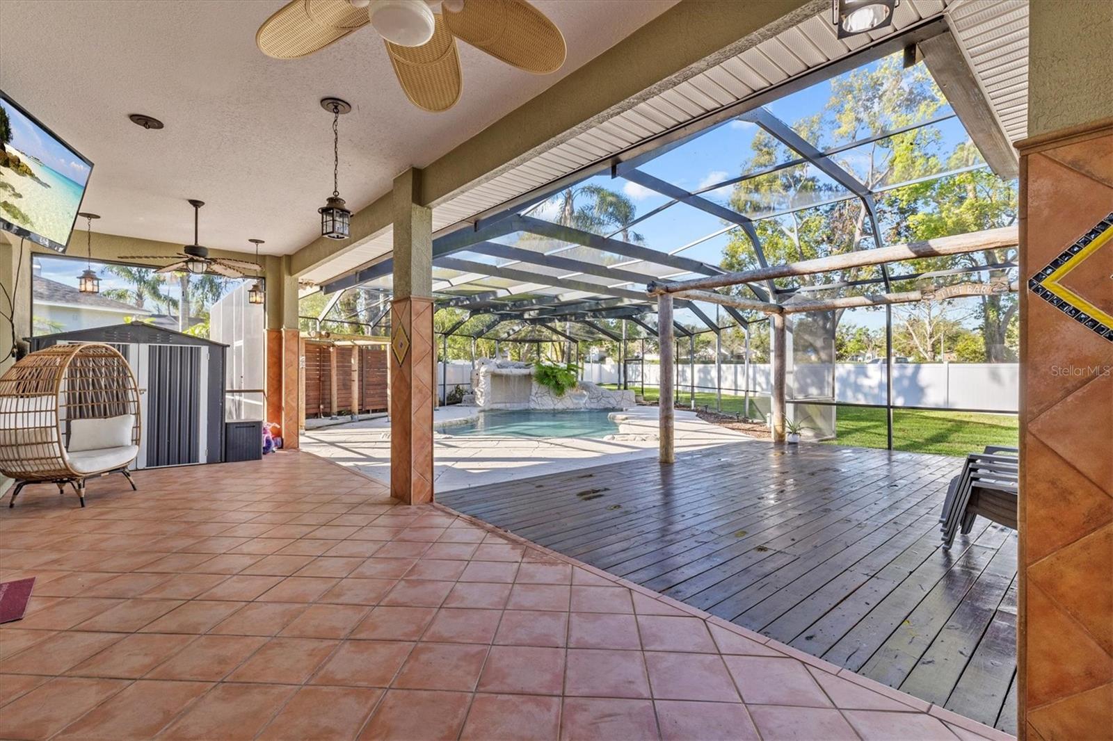 2309 VALRICO FOREST DR, VALRICO, FL, 33594