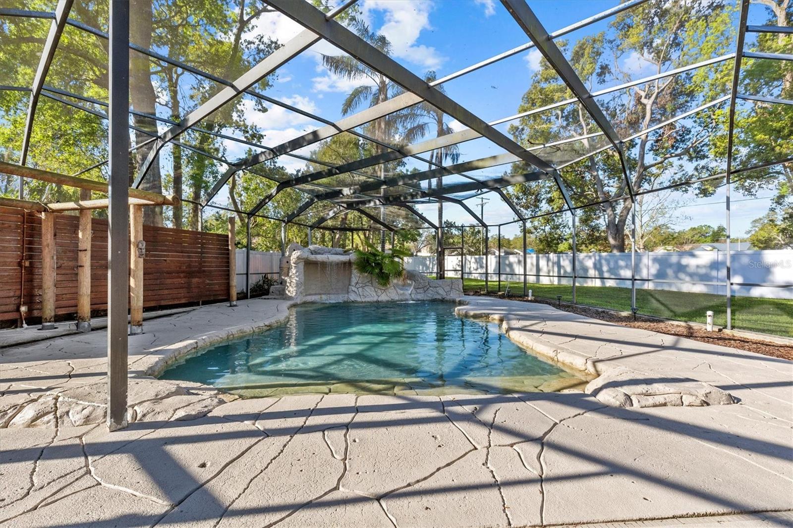 2309 VALRICO FOREST DR, VALRICO, FL, 33594