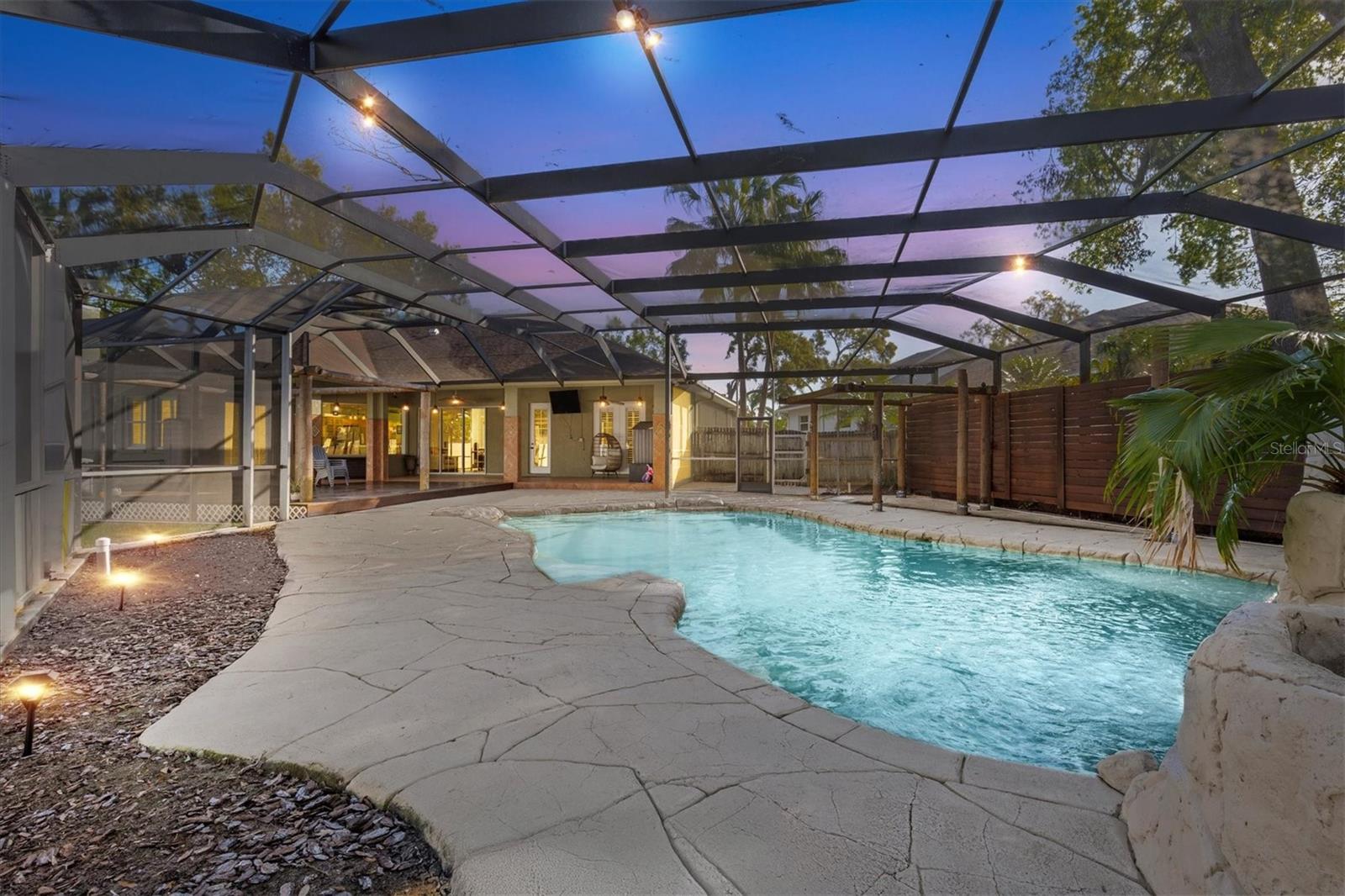 2309 VALRICO FOREST DR, VALRICO, FL, 33594