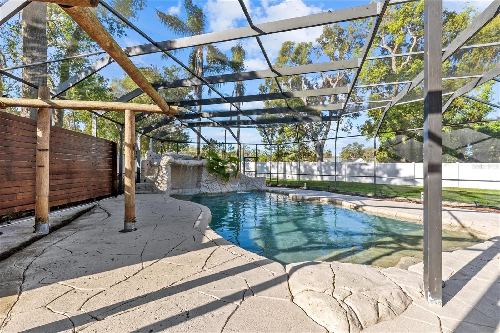 2309 VALRICO FOREST DR, VALRICO, FL, 33594