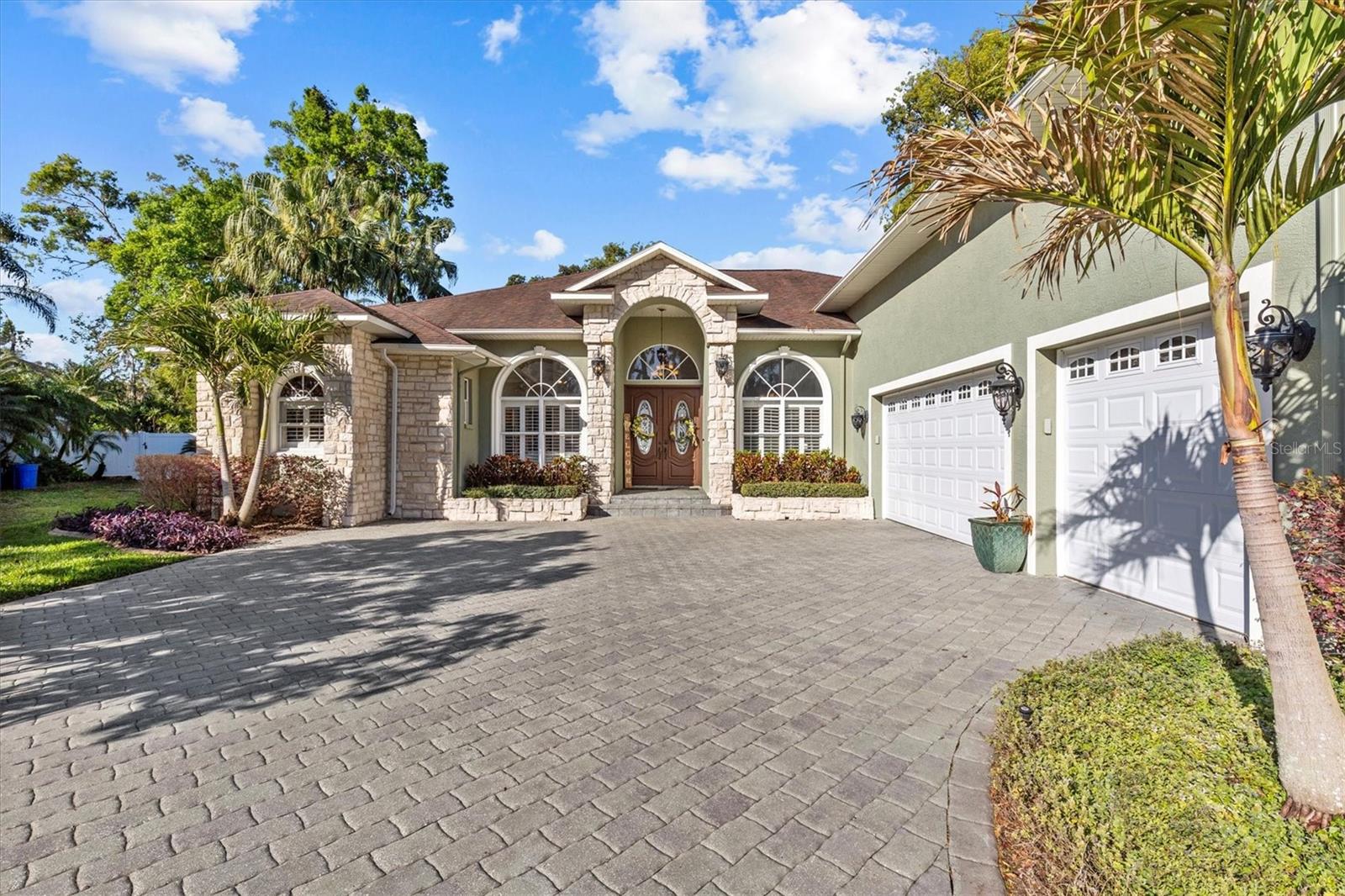 2309 VALRICO FOREST DR, VALRICO, FL, 33594