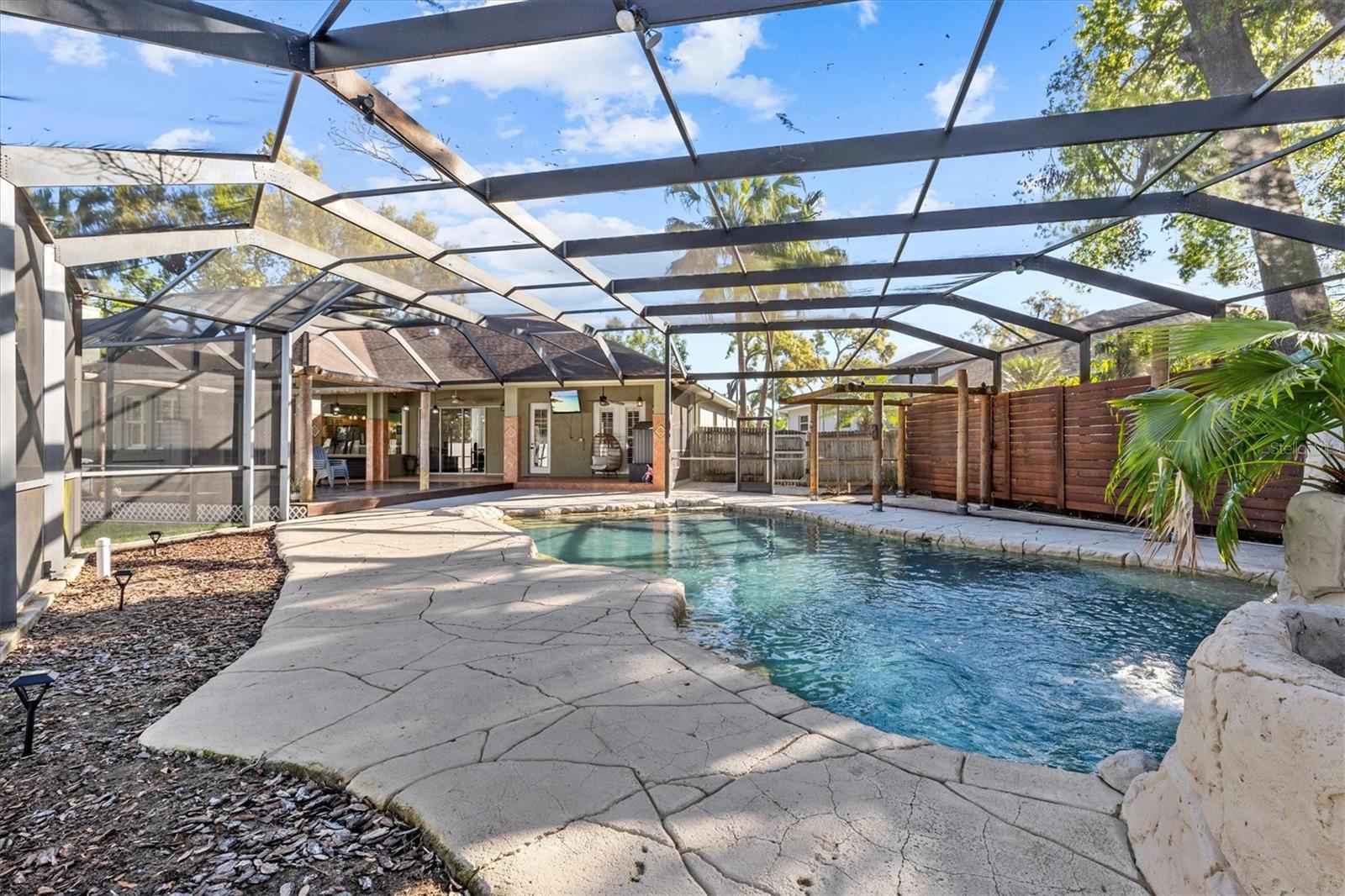 2309 VALRICO FOREST DR, VALRICO, FL, 33594
