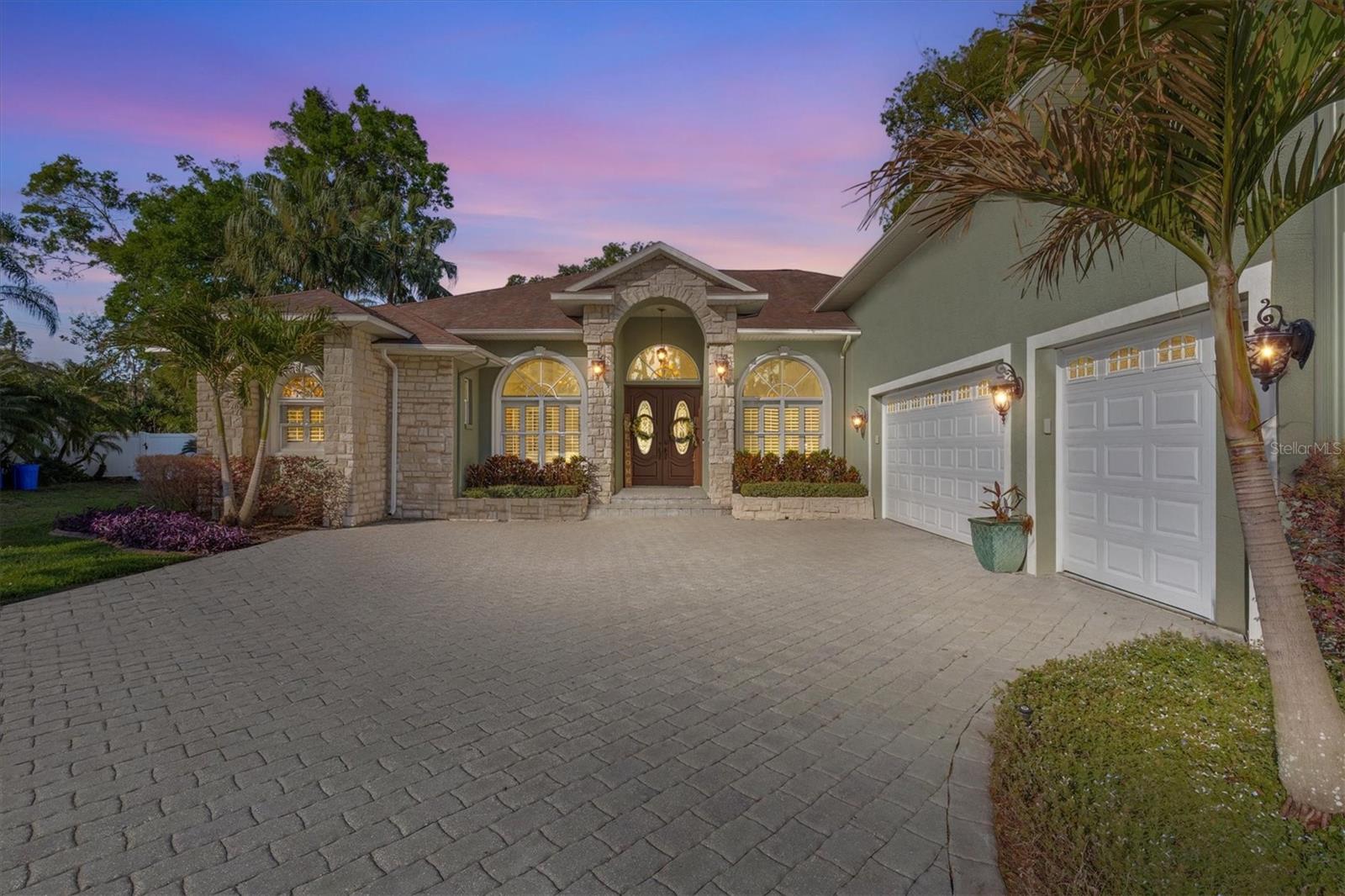 2309 VALRICO FOREST DR, VALRICO, FL, 33594