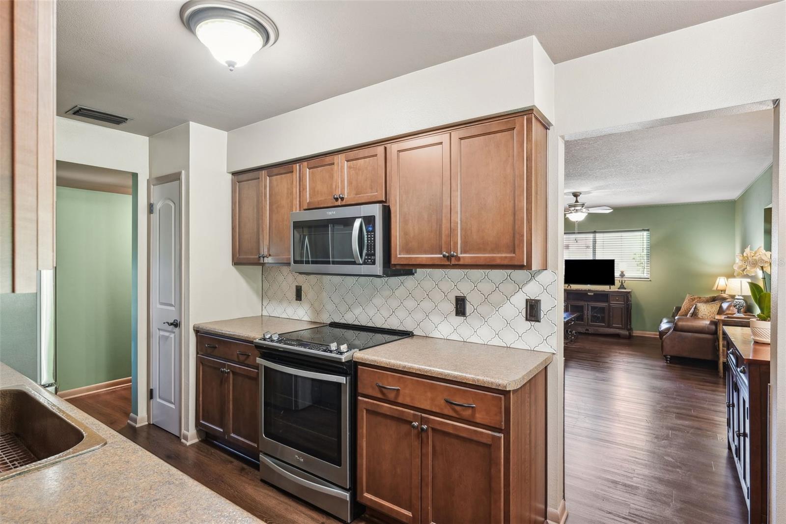 6433 MURRAY HILL DR, TAMPA, FL, 33615