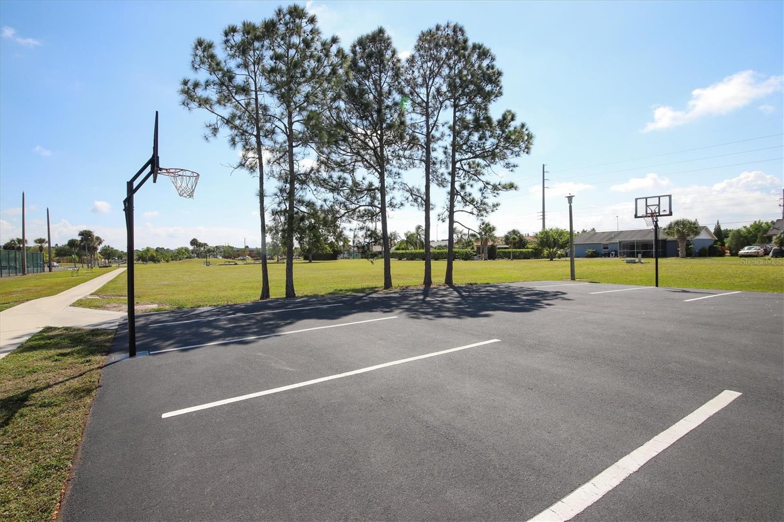 6392 COLISEUM BLVD, PORT CHARLOTTE, FL, 33981