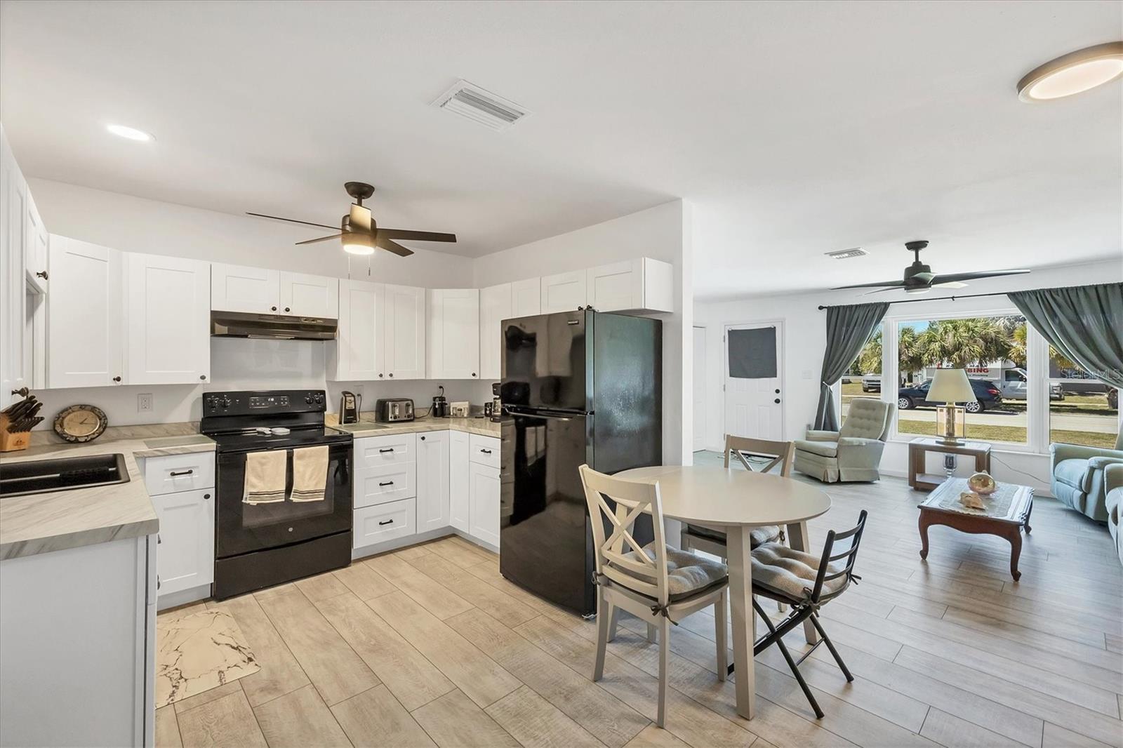6392 COLISEUM BLVD, PORT CHARLOTTE, FL, 33981