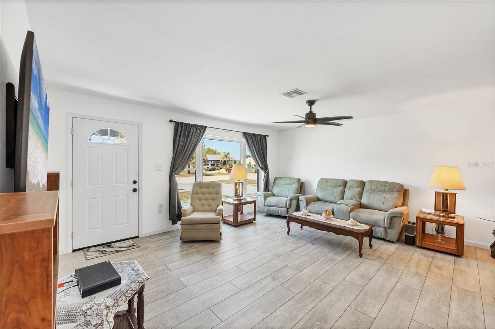 6392 COLISEUM BLVD, PORT CHARLOTTE, FL, 33981