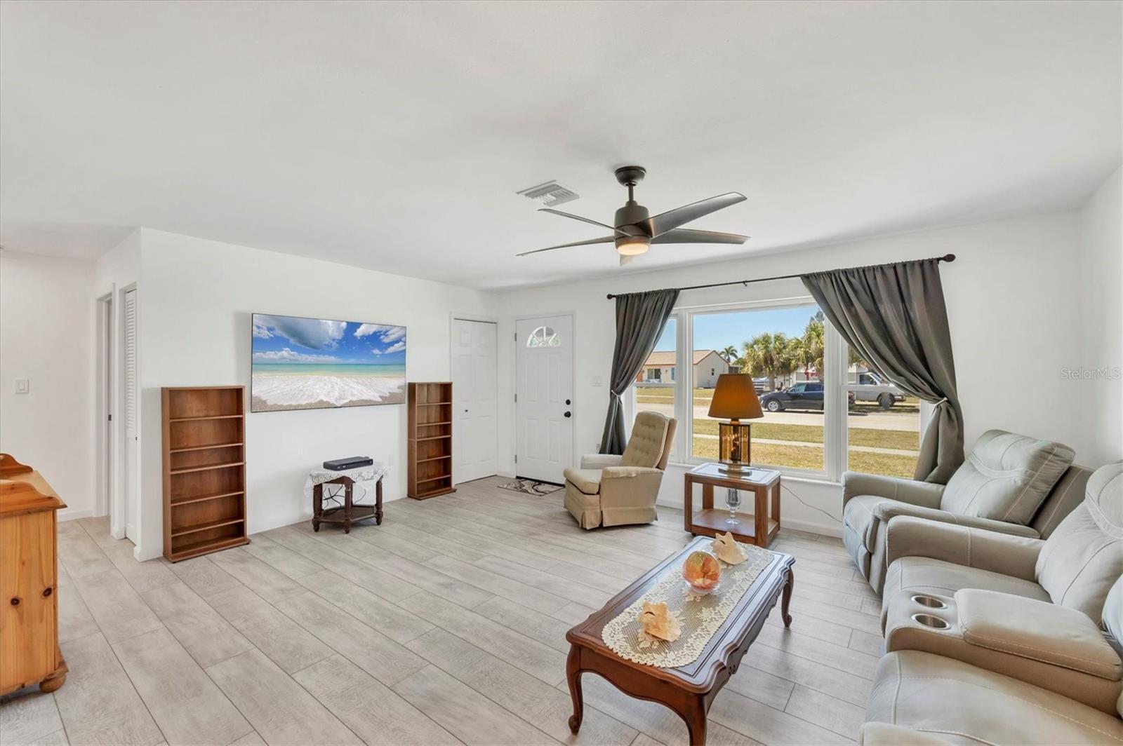 6392 COLISEUM BLVD, PORT CHARLOTTE, FL, 33981