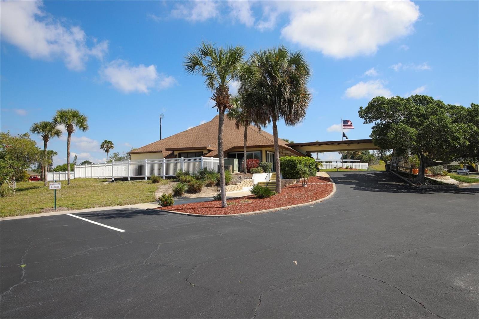 6392 COLISEUM BLVD, PORT CHARLOTTE, FL, 33981