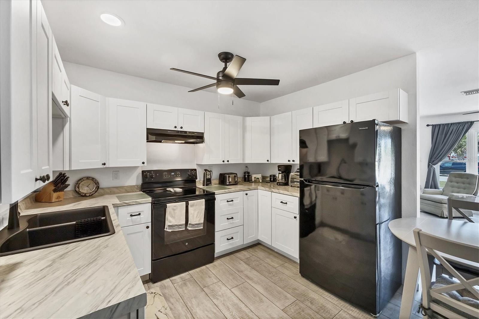 6392 COLISEUM BLVD, PORT CHARLOTTE, FL, 33981