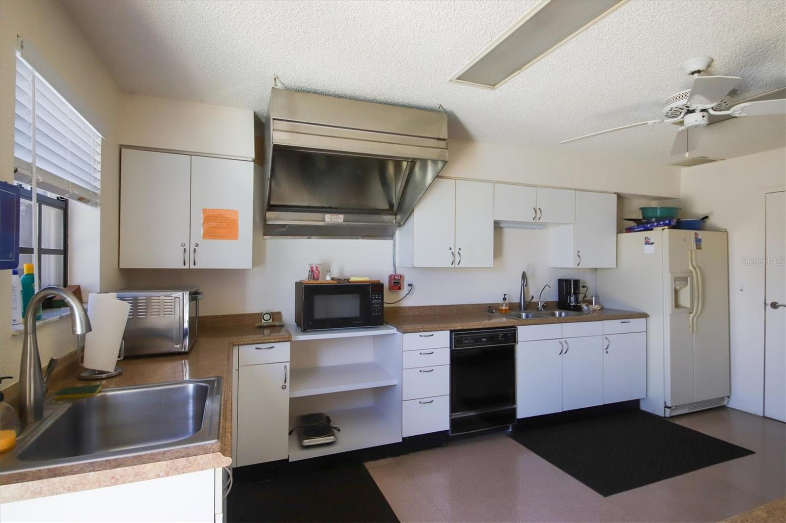 6392 COLISEUM BLVD, PORT CHARLOTTE, FL, 33981