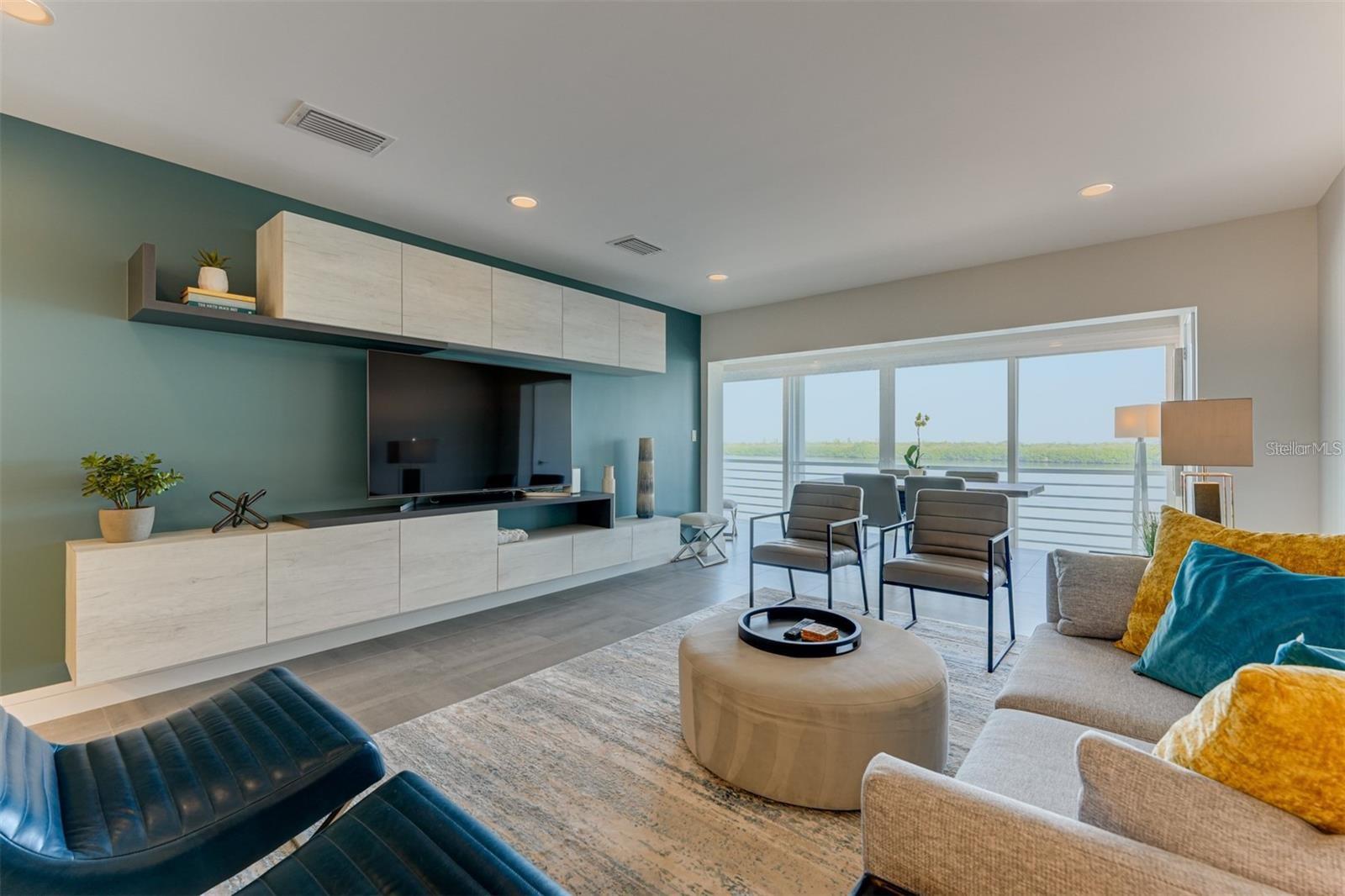 4420 EXETER DR #302, LONGBOAT KEY, FL, 34228