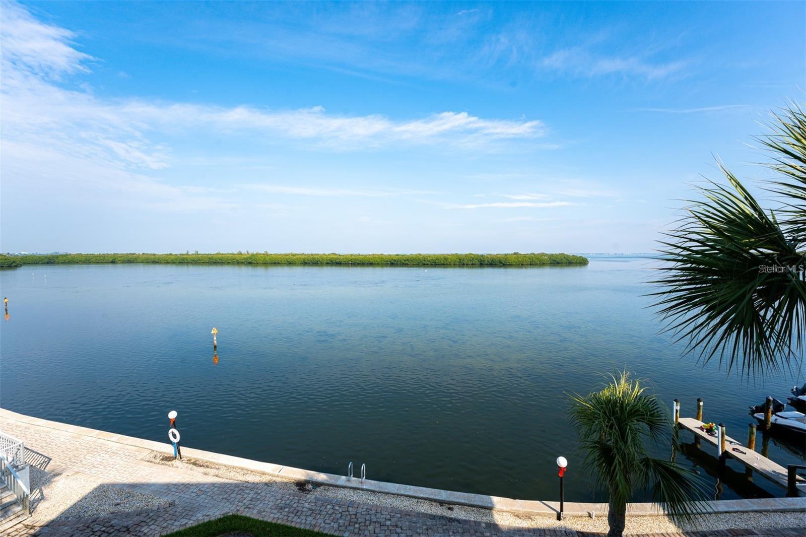 4420 EXETER DR #302, LONGBOAT KEY, FL, 34228