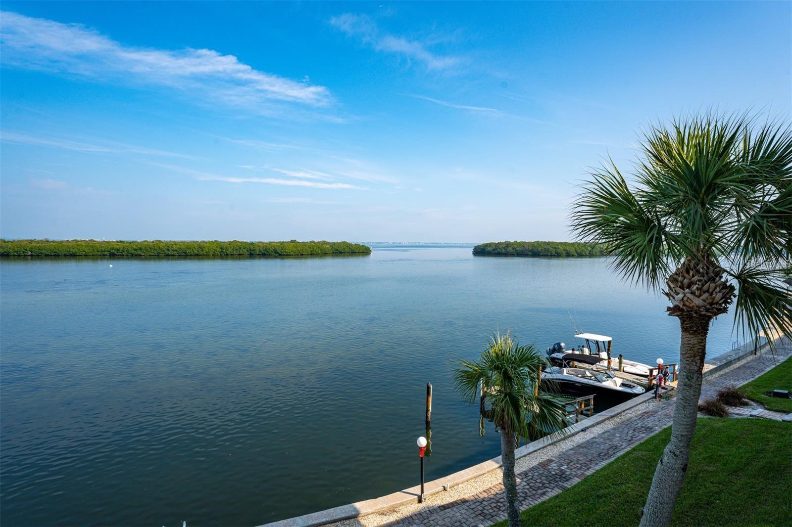 4420 EXETER DR #302, LONGBOAT KEY, FL, 34228