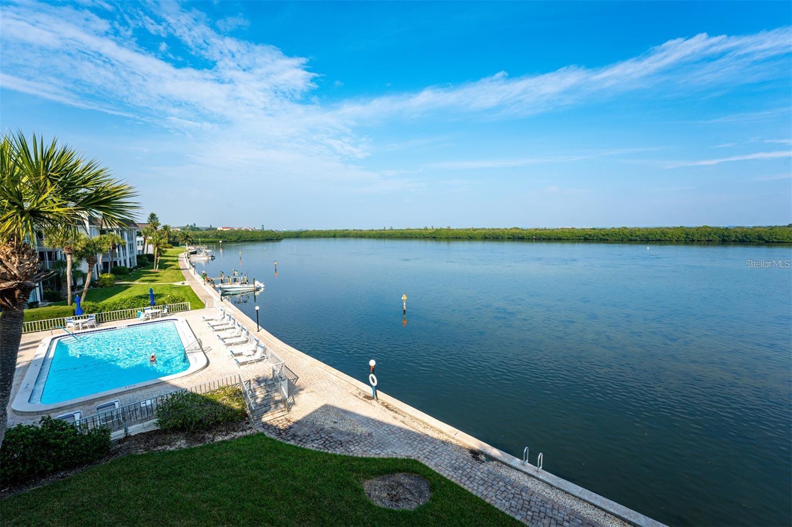 4420 EXETER DR #302, LONGBOAT KEY, FL, 34228