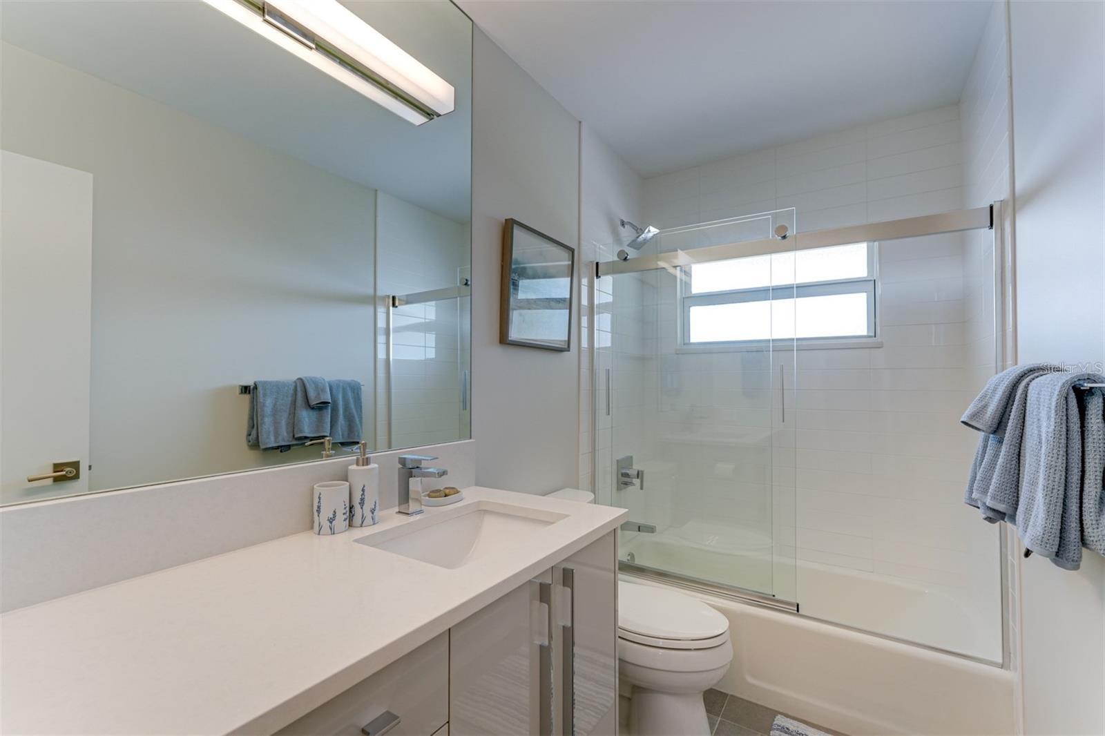 4420 EXETER DR #302, LONGBOAT KEY, FL, 34228