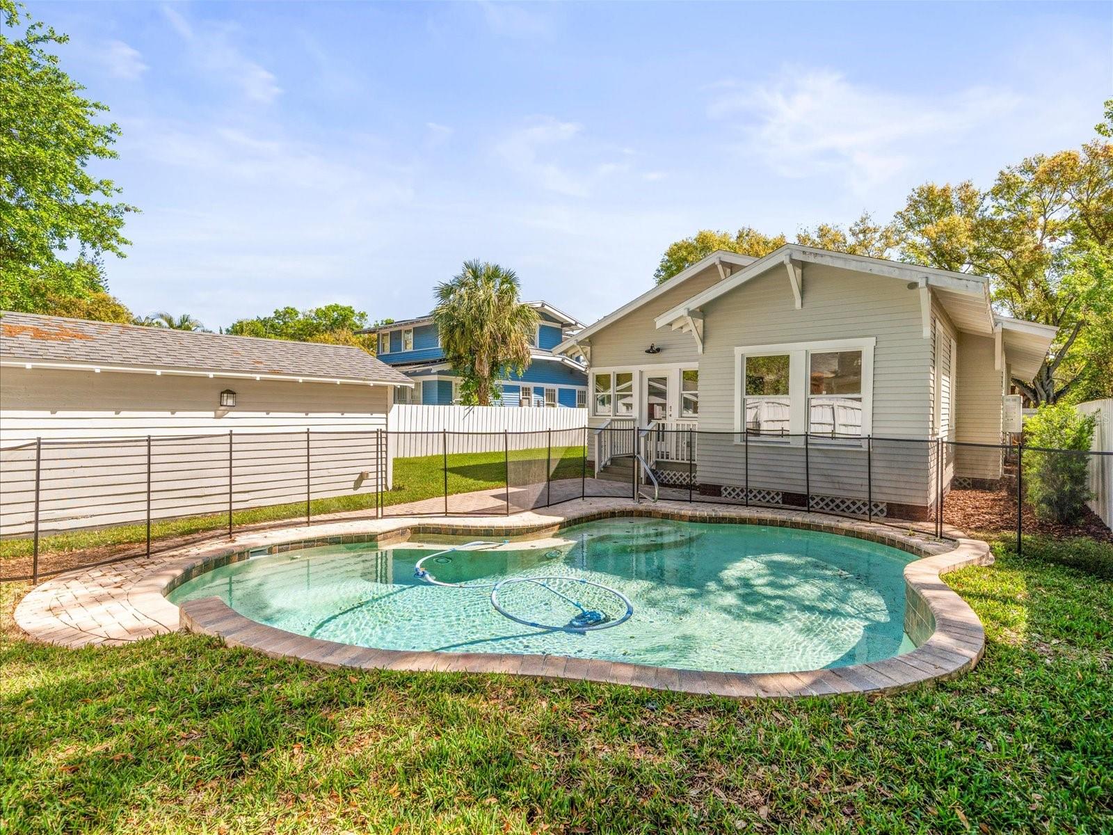 803 S PACKWOOD AVE, TAMPA, FL, 33606