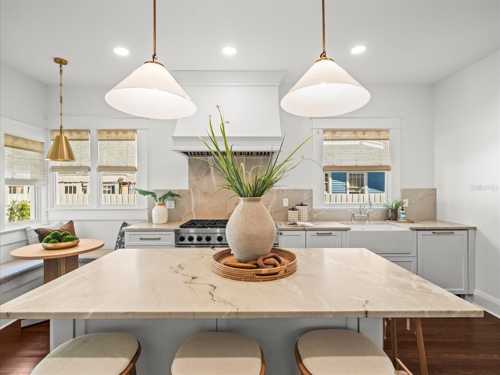 803 S PACKWOOD AVE, TAMPA, FL, 33606