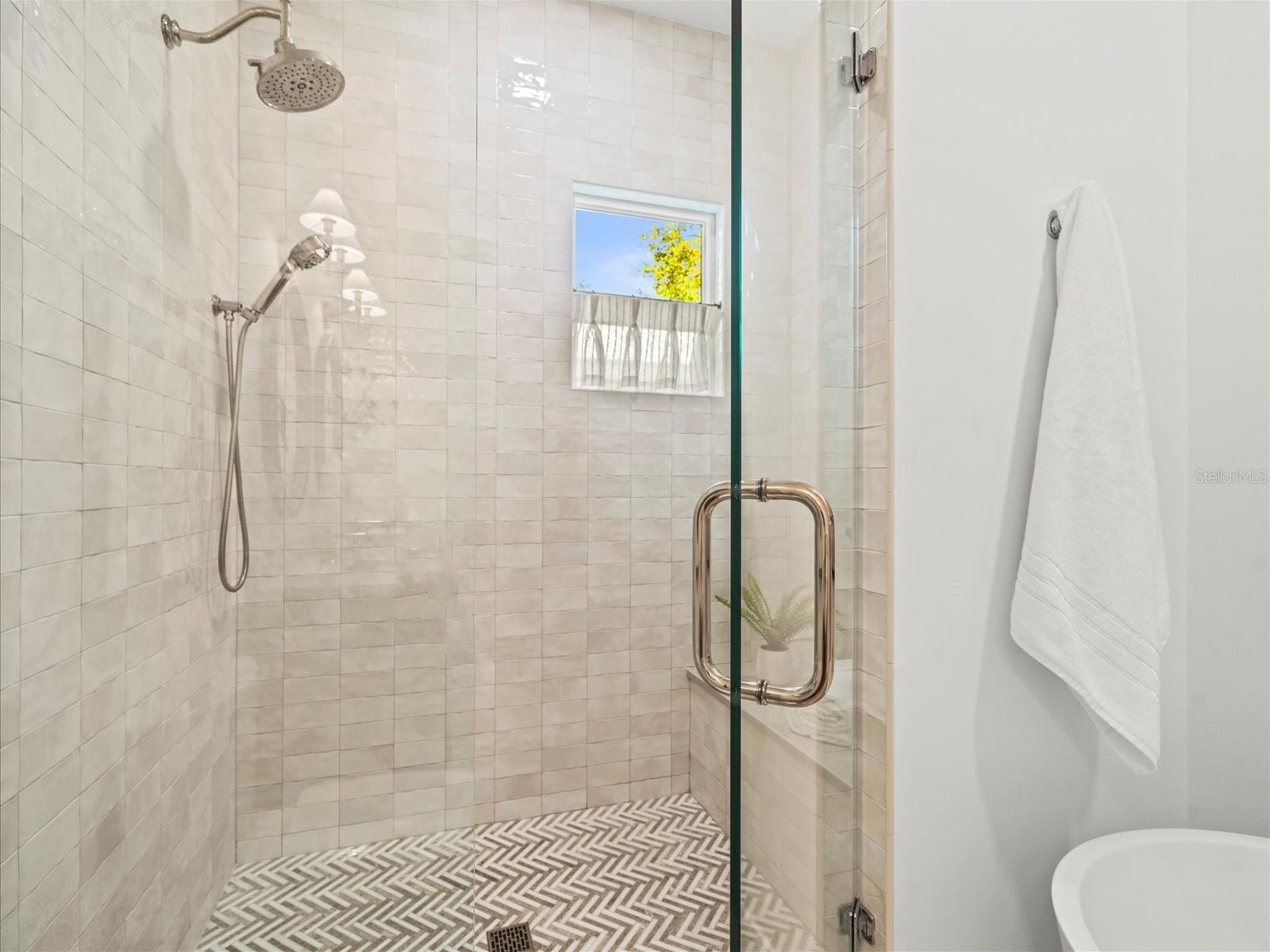 803 S PACKWOOD AVE, TAMPA, FL, 33606