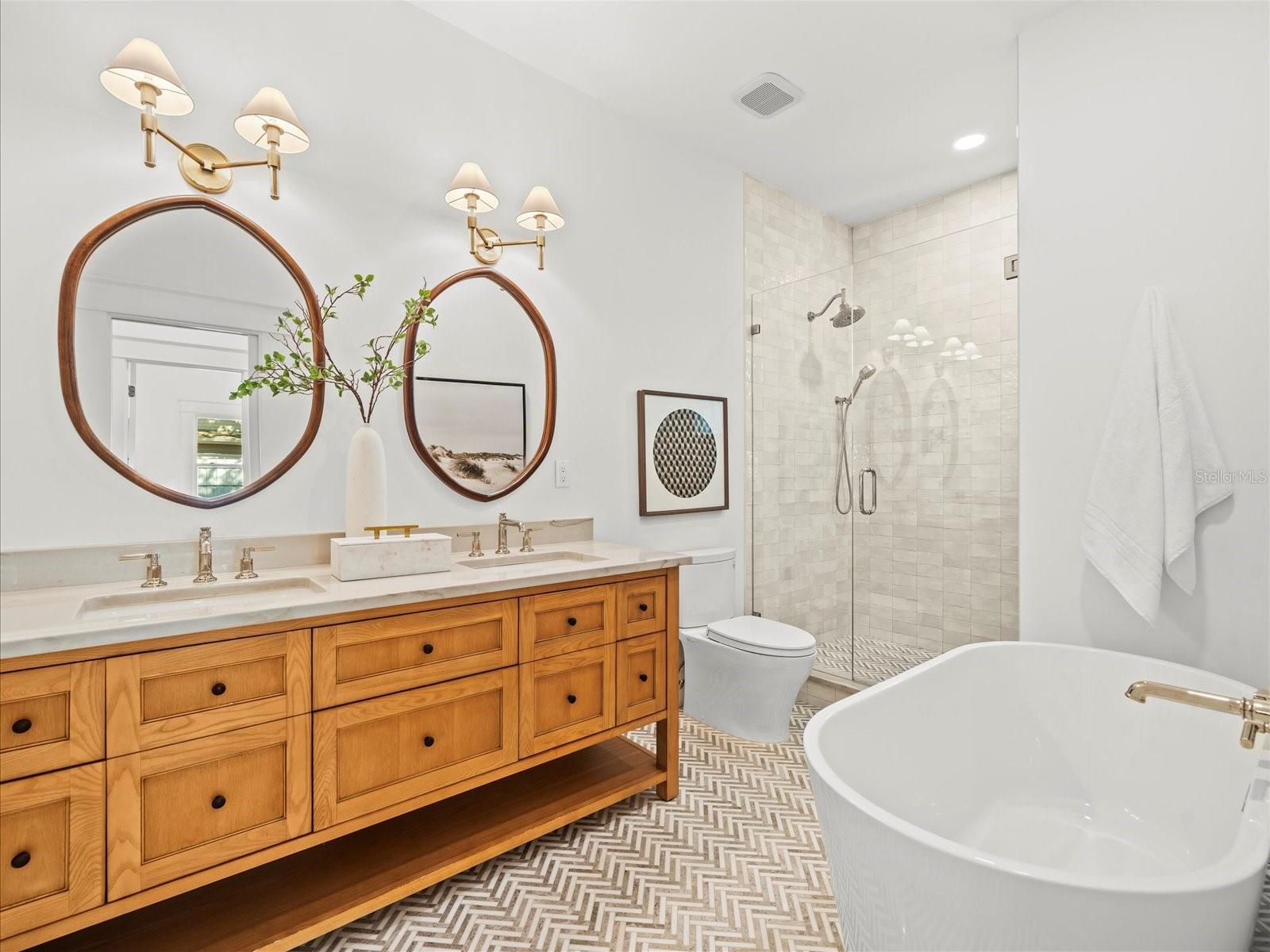 803 S PACKWOOD AVE, TAMPA, FL, 33606