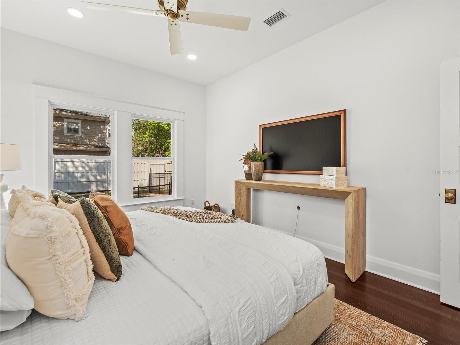 803 S PACKWOOD AVE, TAMPA, FL, 33606