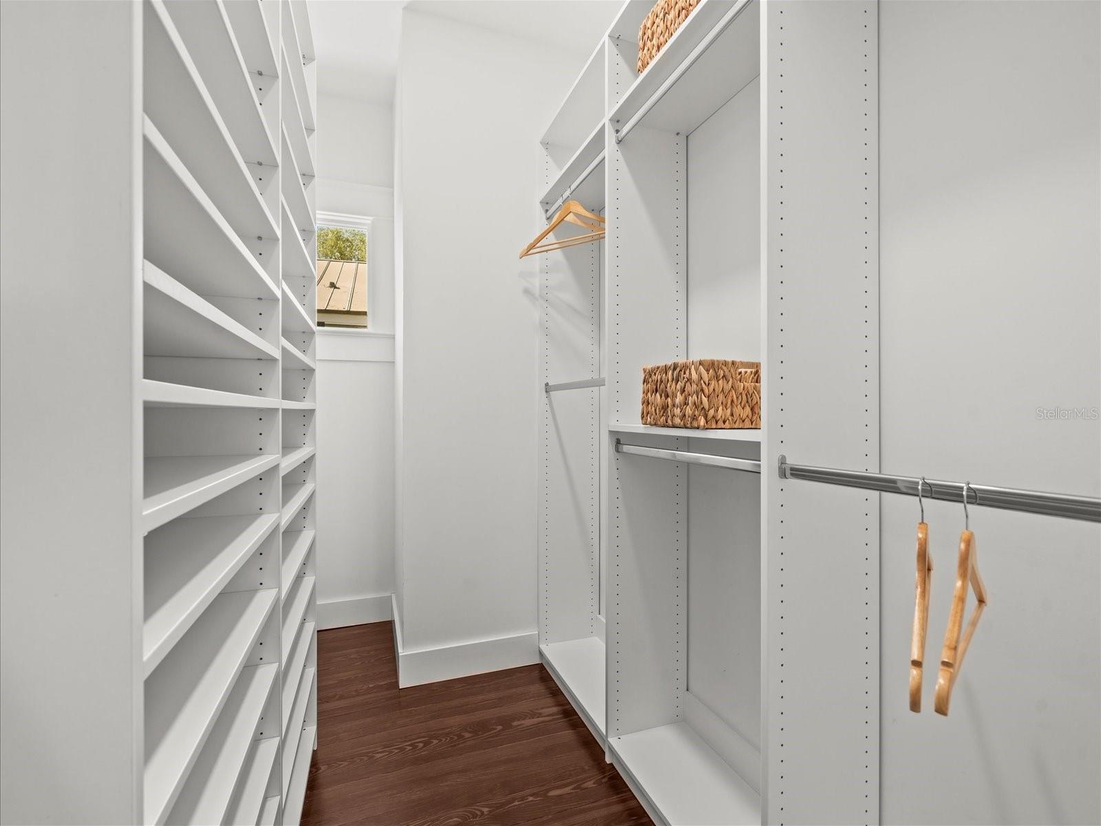 803 S PACKWOOD AVE, TAMPA, FL, 33606