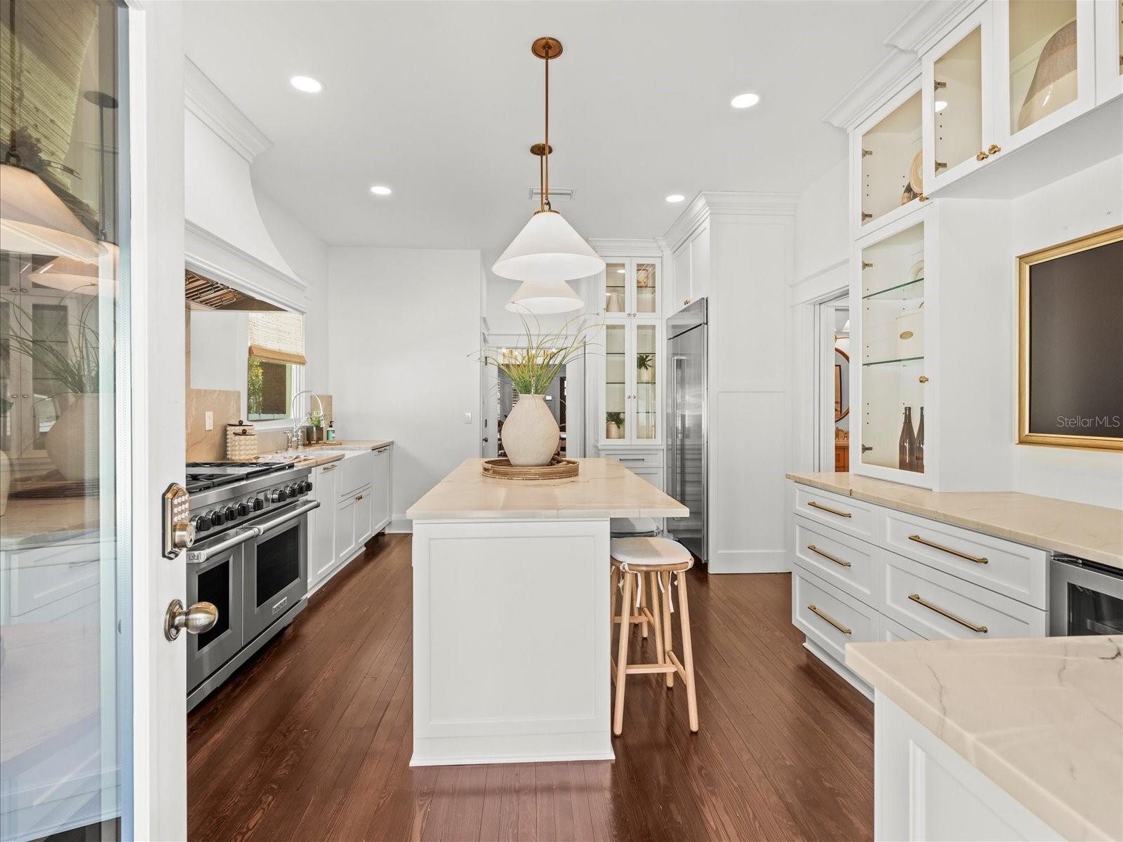 803 S PACKWOOD AVE, TAMPA, FL, 33606