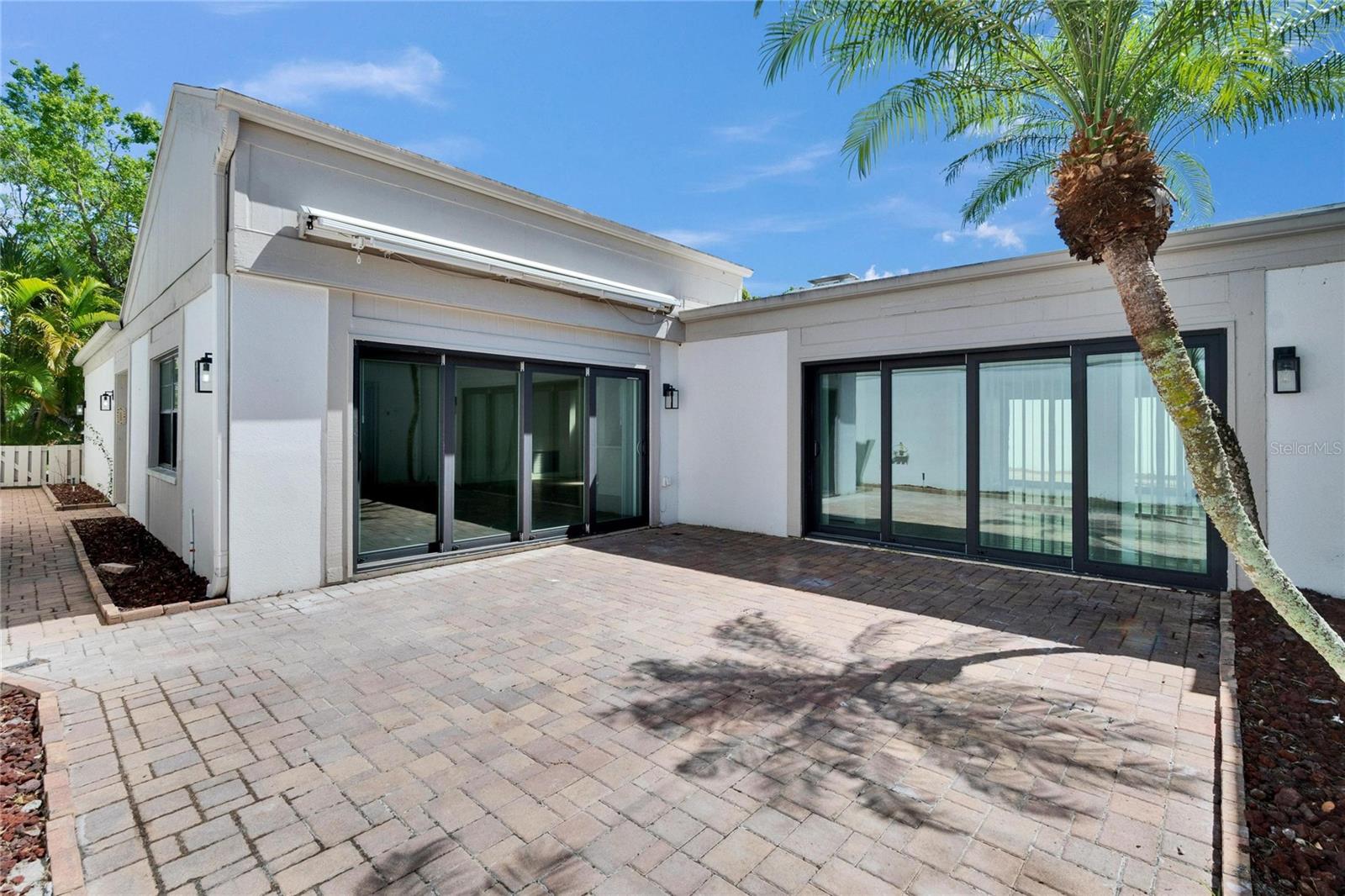 370 S WOODLANDS DR, OLDSMAR, FL, 34677