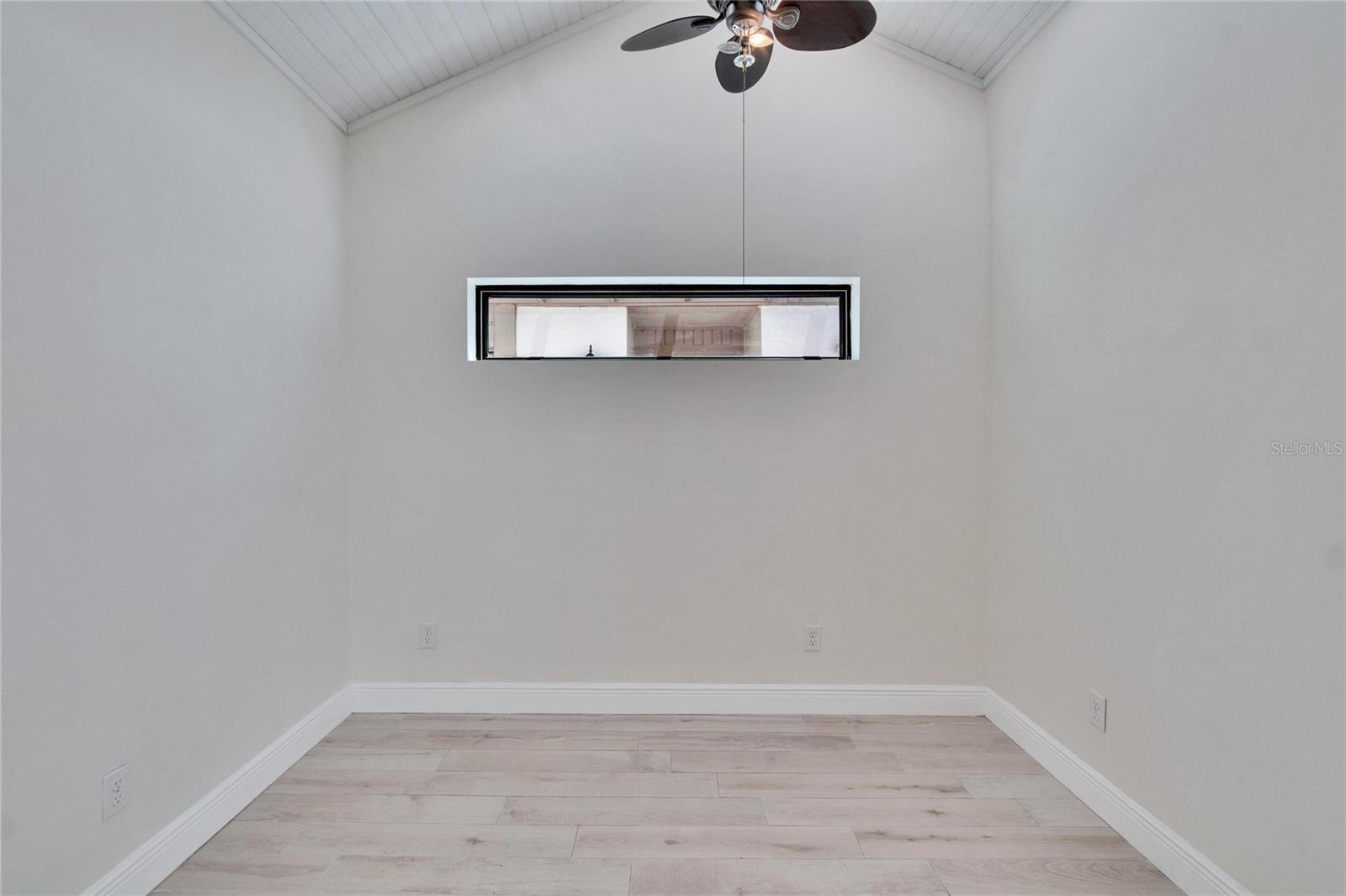 370 S WOODLANDS DR, OLDSMAR, FL, 34677